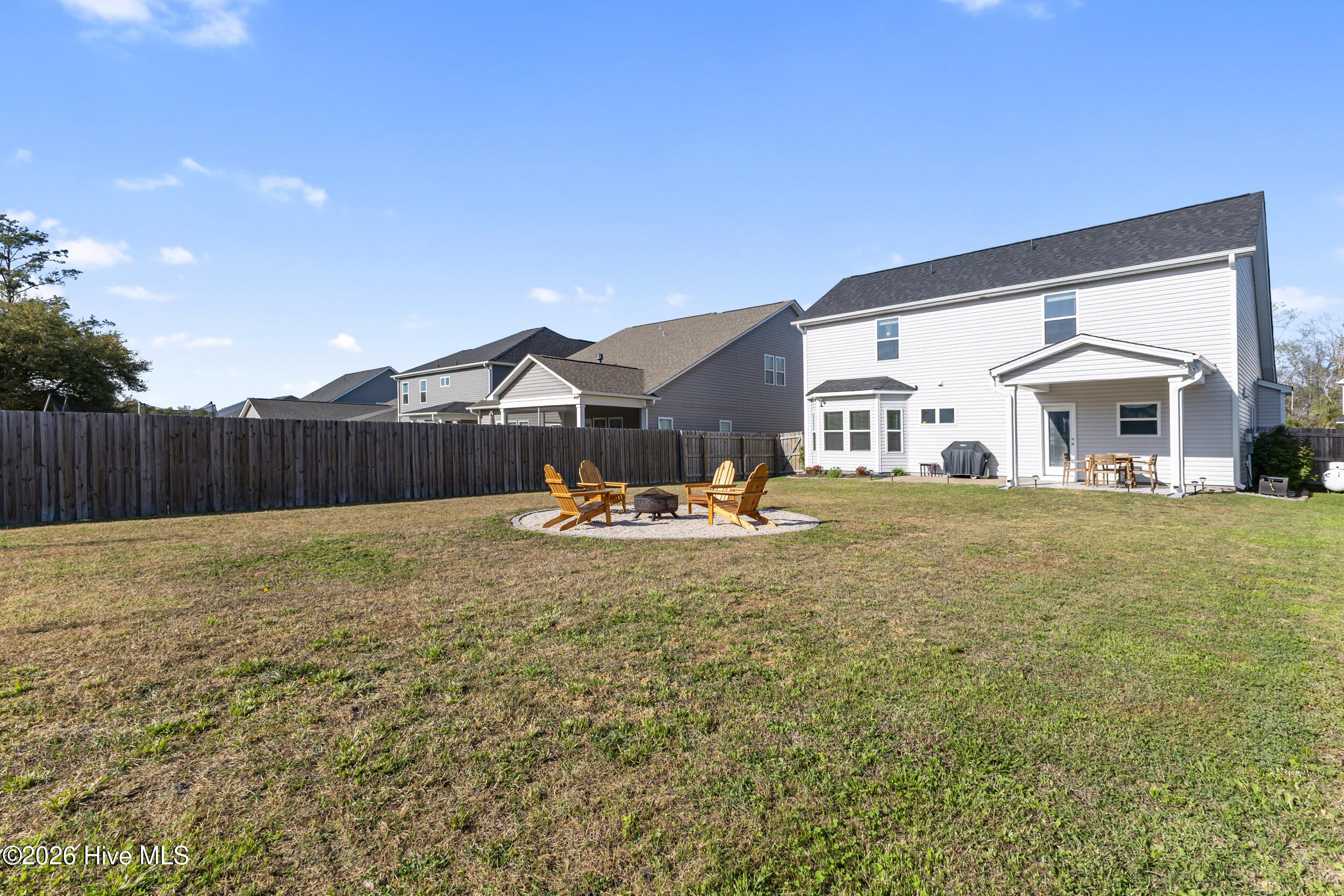 100565855 | Photo 74