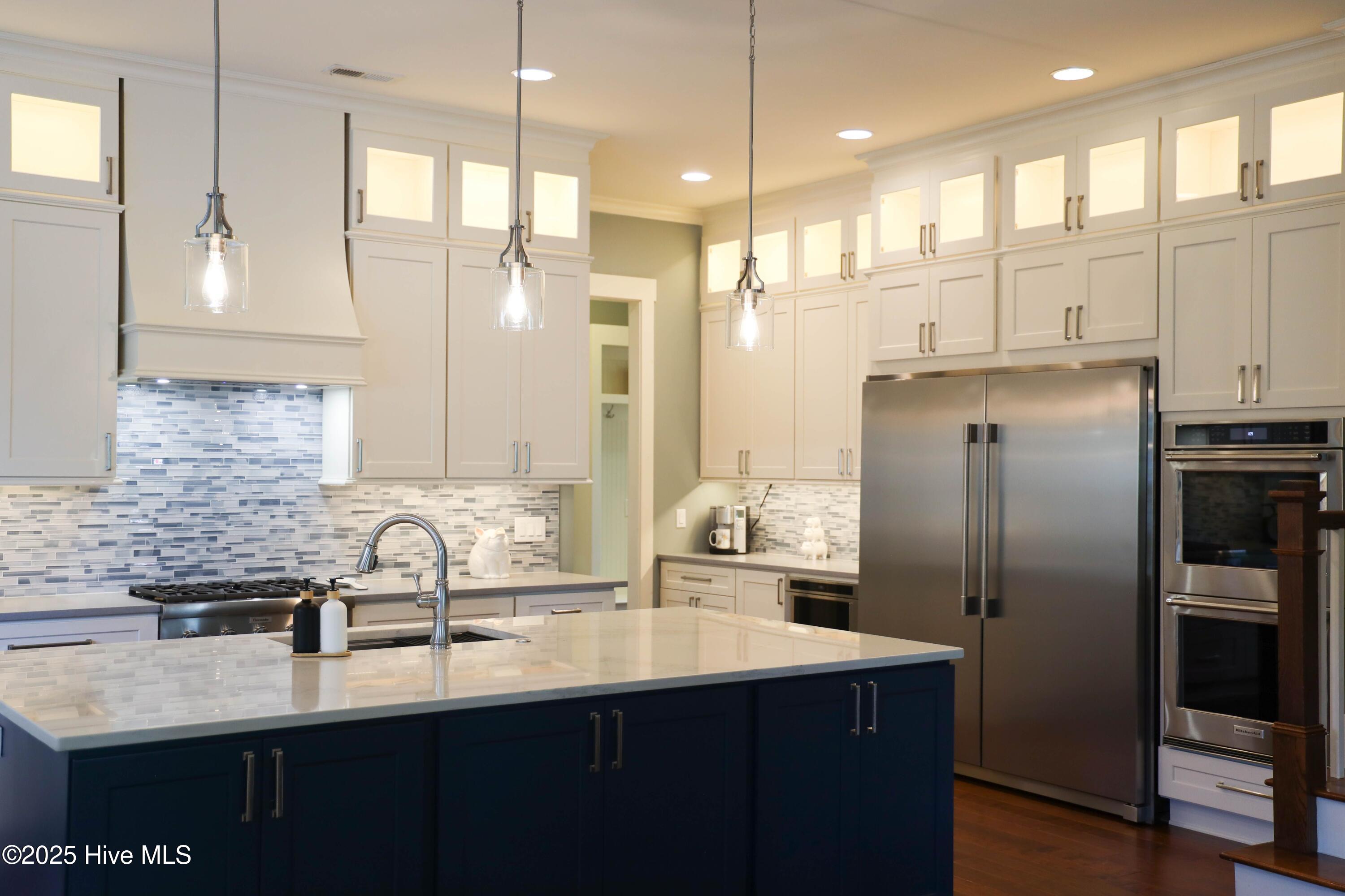 100534073 | Photo 10