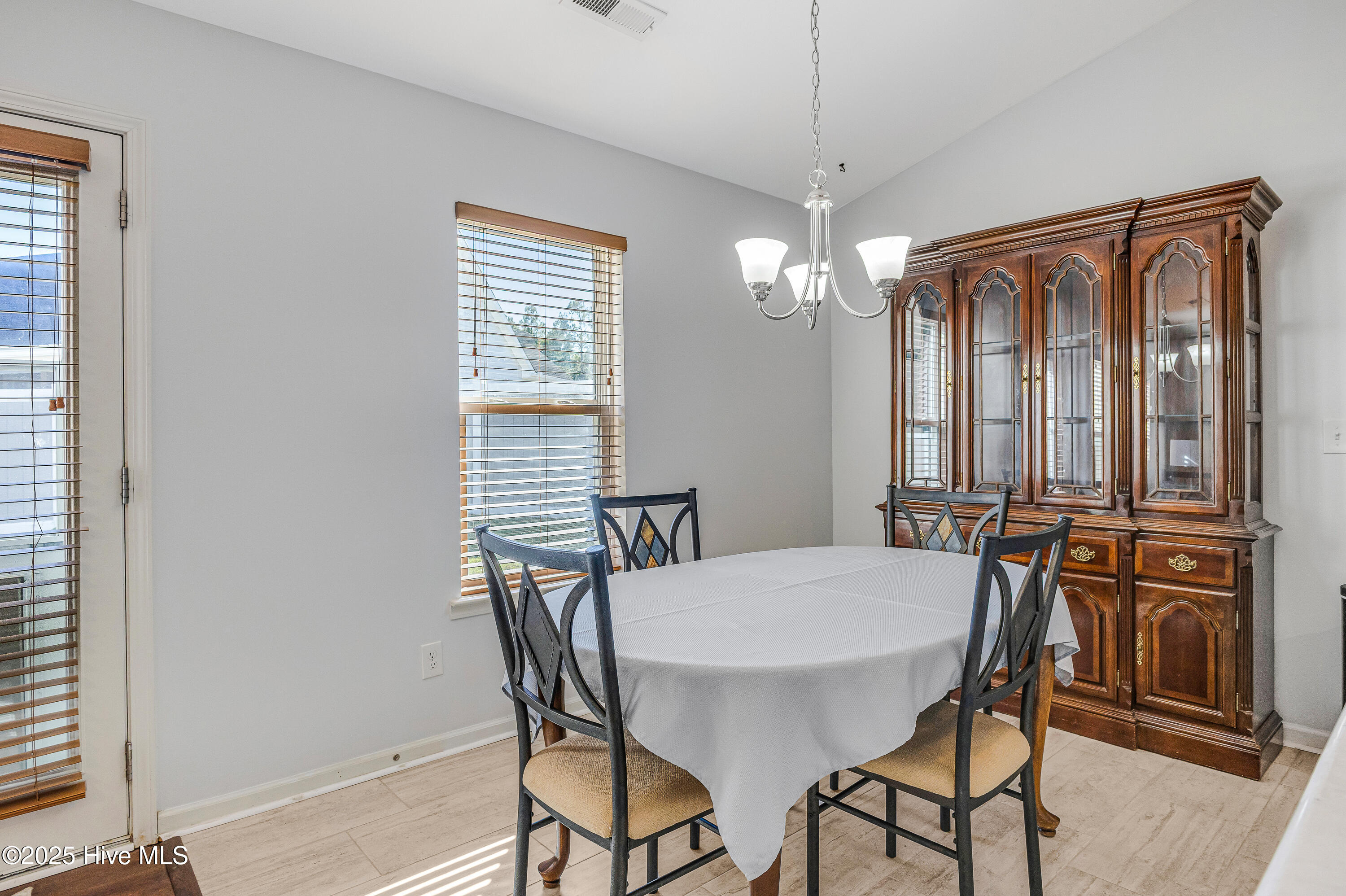 100539432 | Photo 17