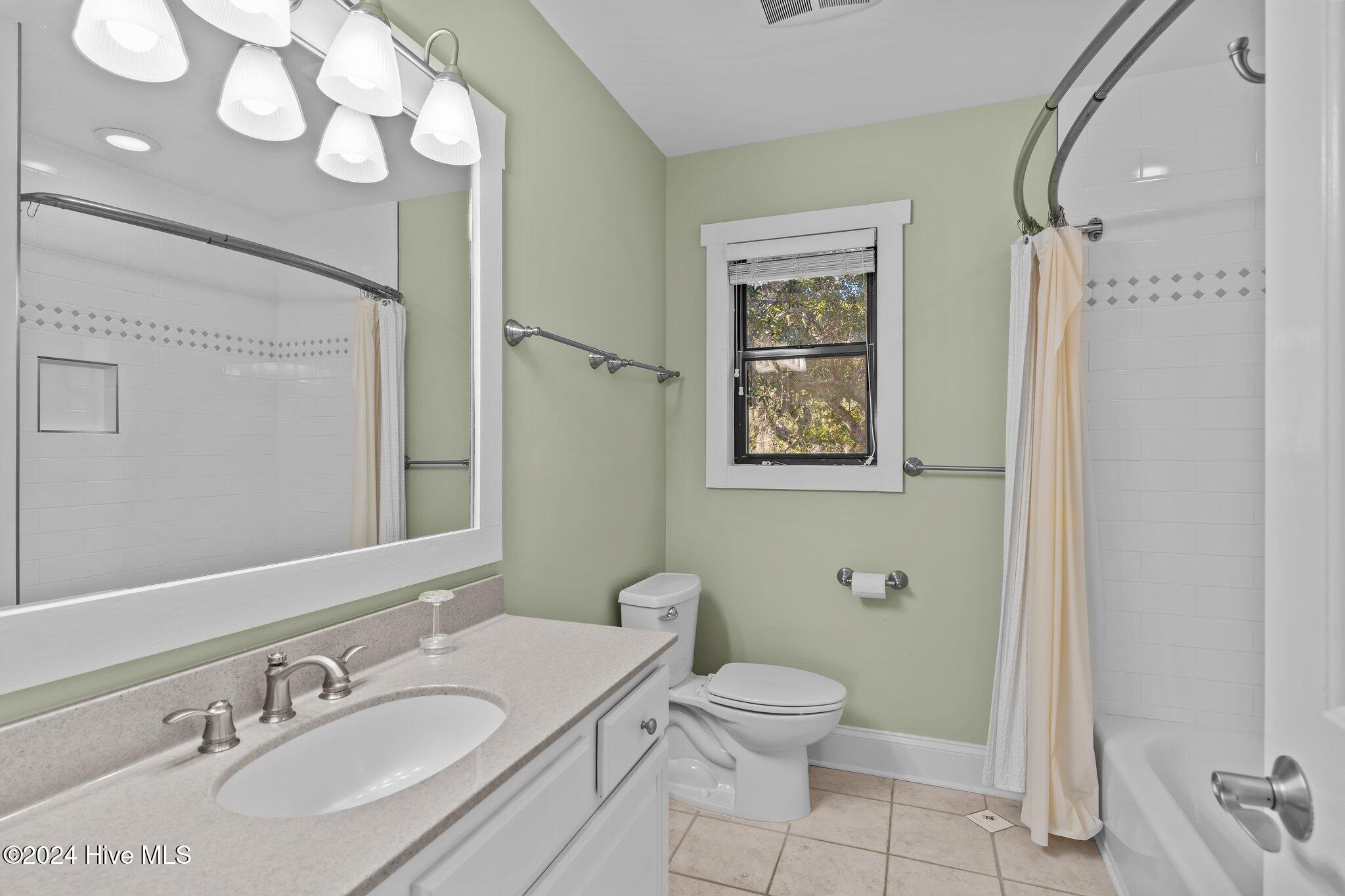 100477825 | Photo 41