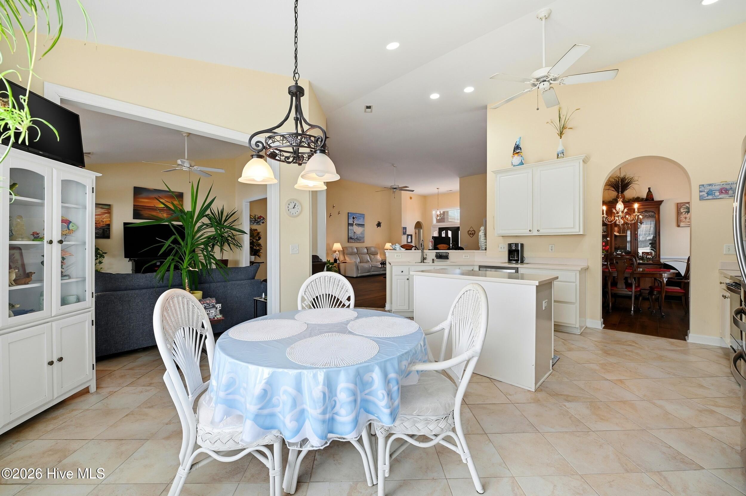 100553802 | Photo 20