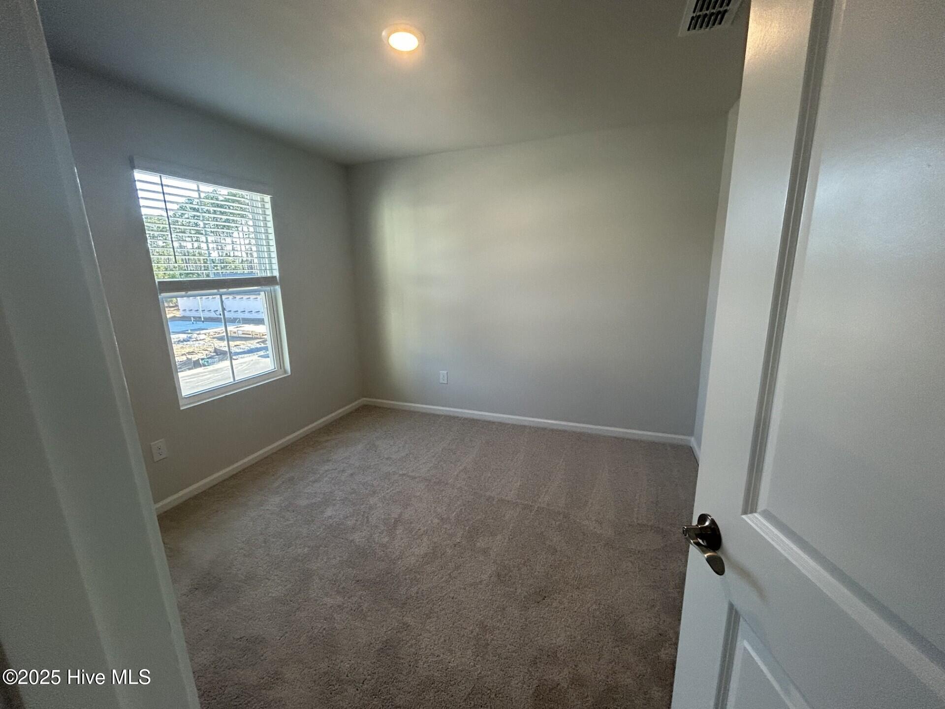 100540525 | Photo 13