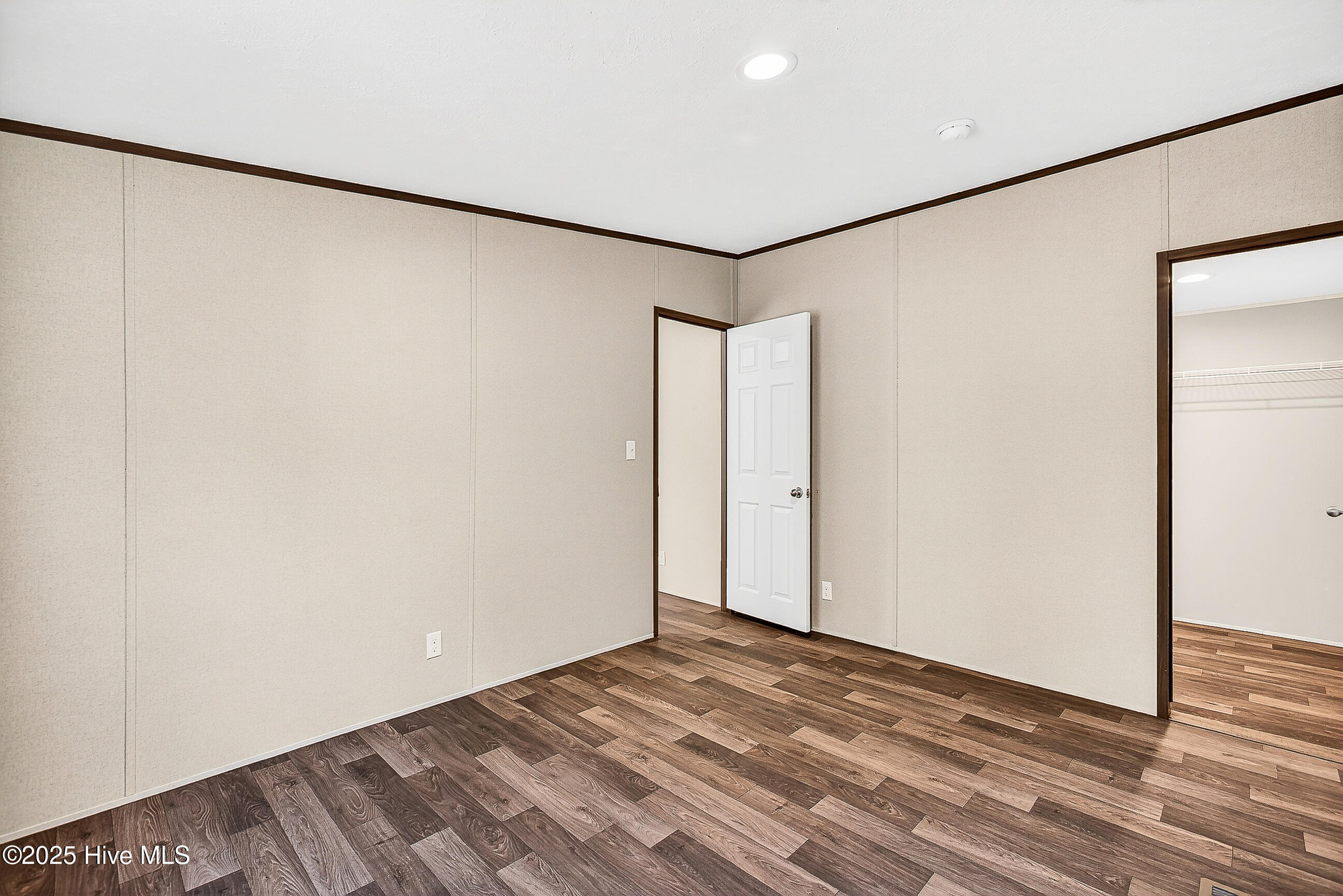 100537518 | Photo 25