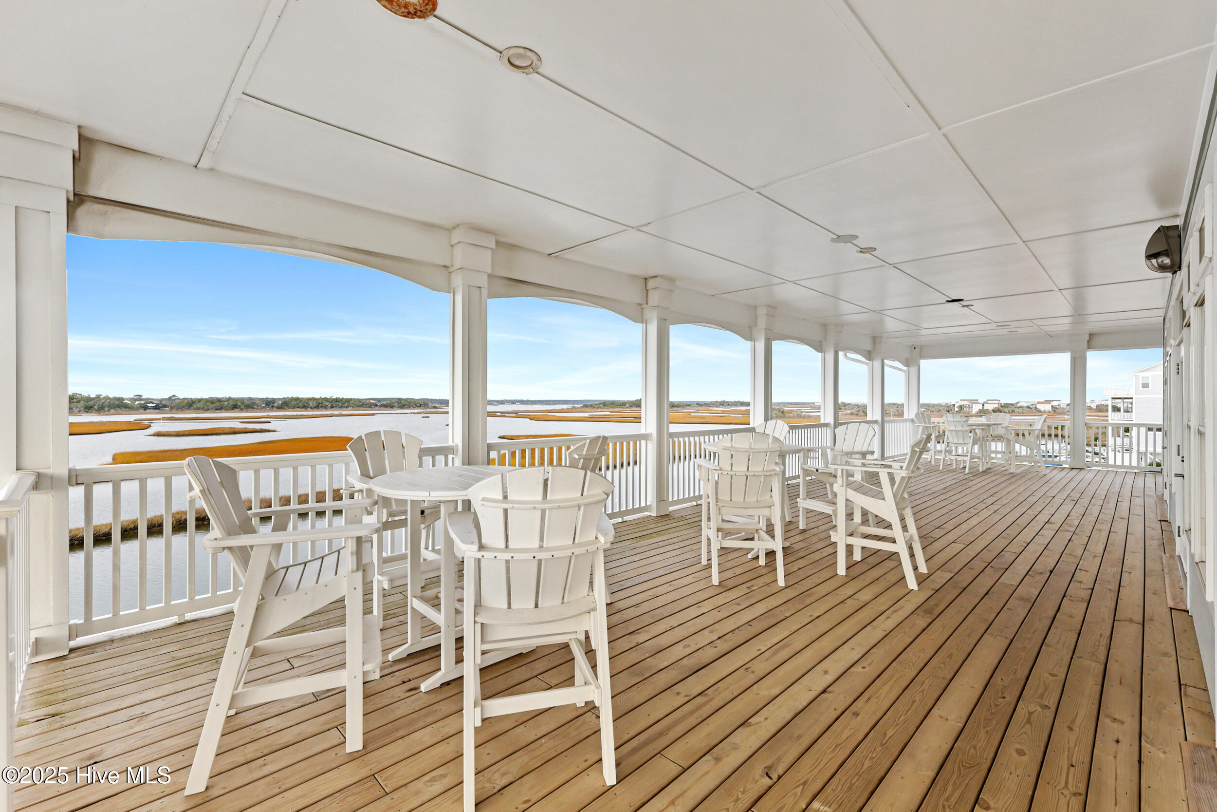 100544082 | Photo 15