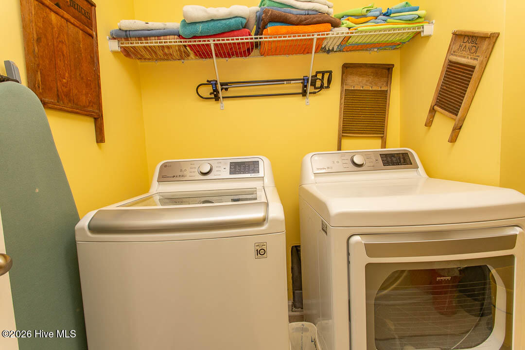 100554987 | Photo 31