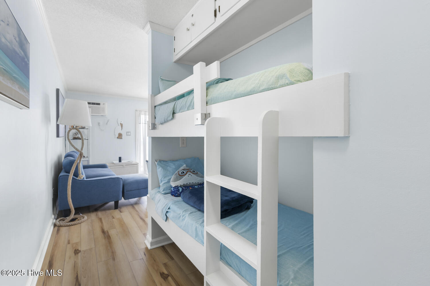 100506651 | Photo 10