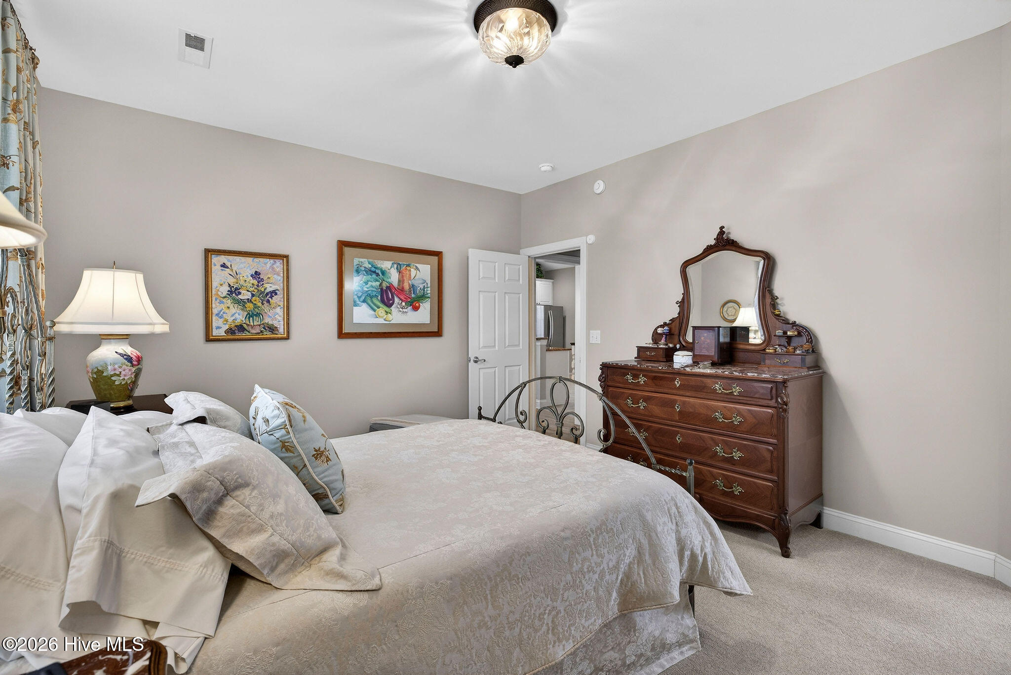 100565648 | Photo 18