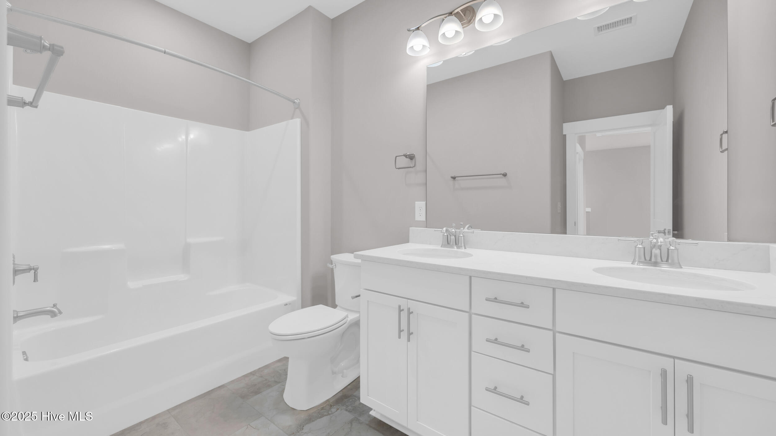 100525614 | Photo 26