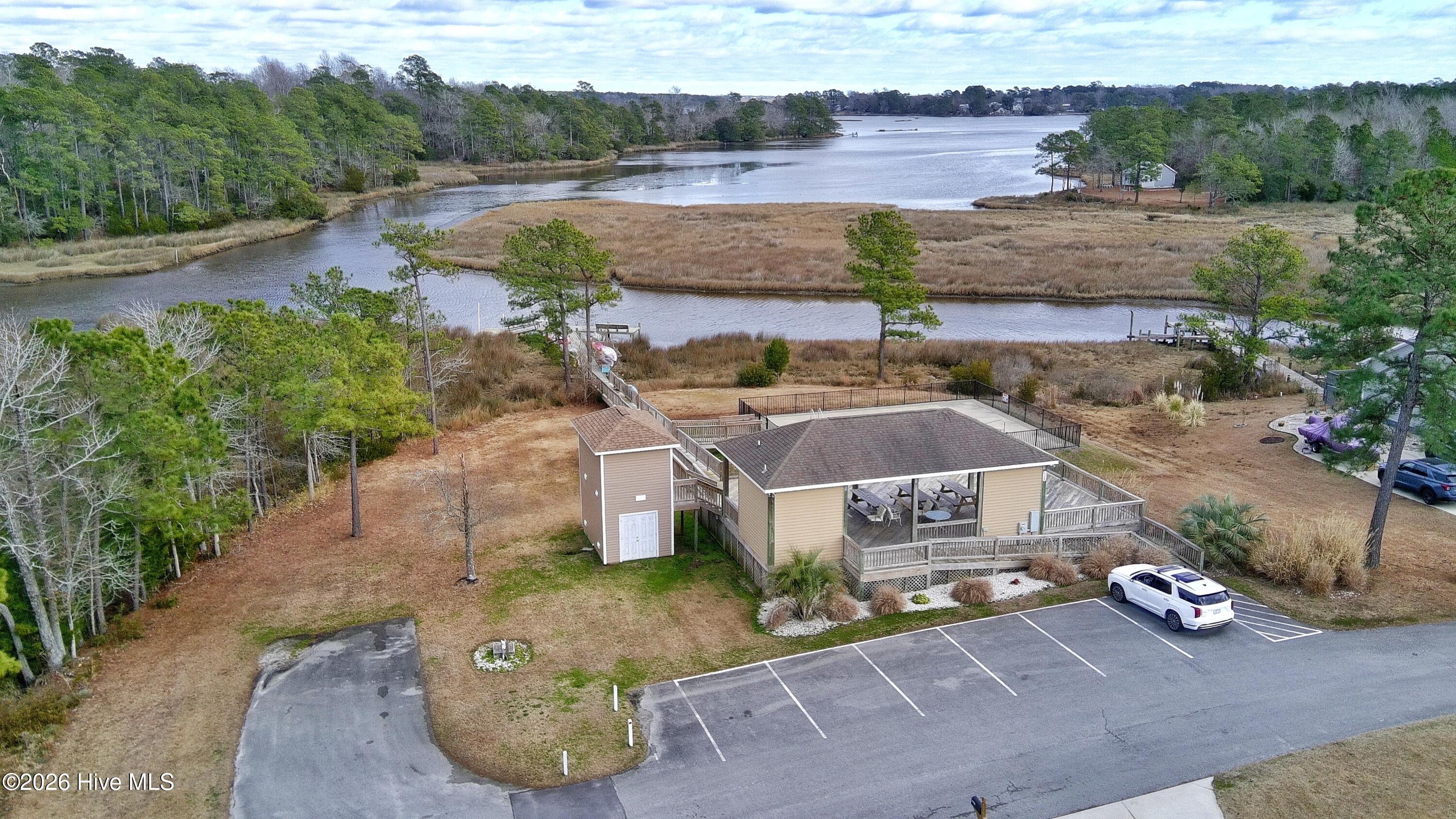 100555185 | Photo 48