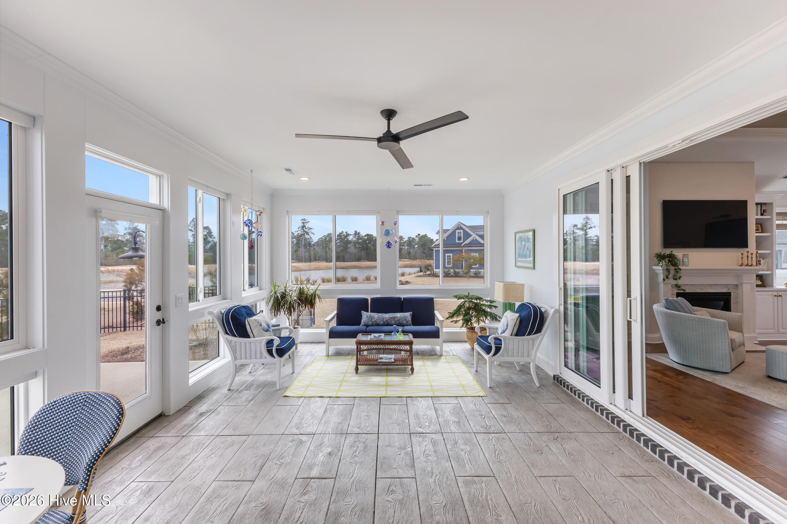 100557399 | Photo 27