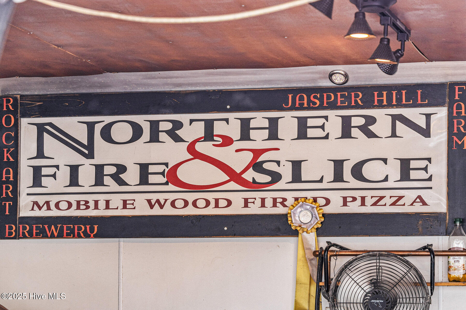 100528251 | Photo 26