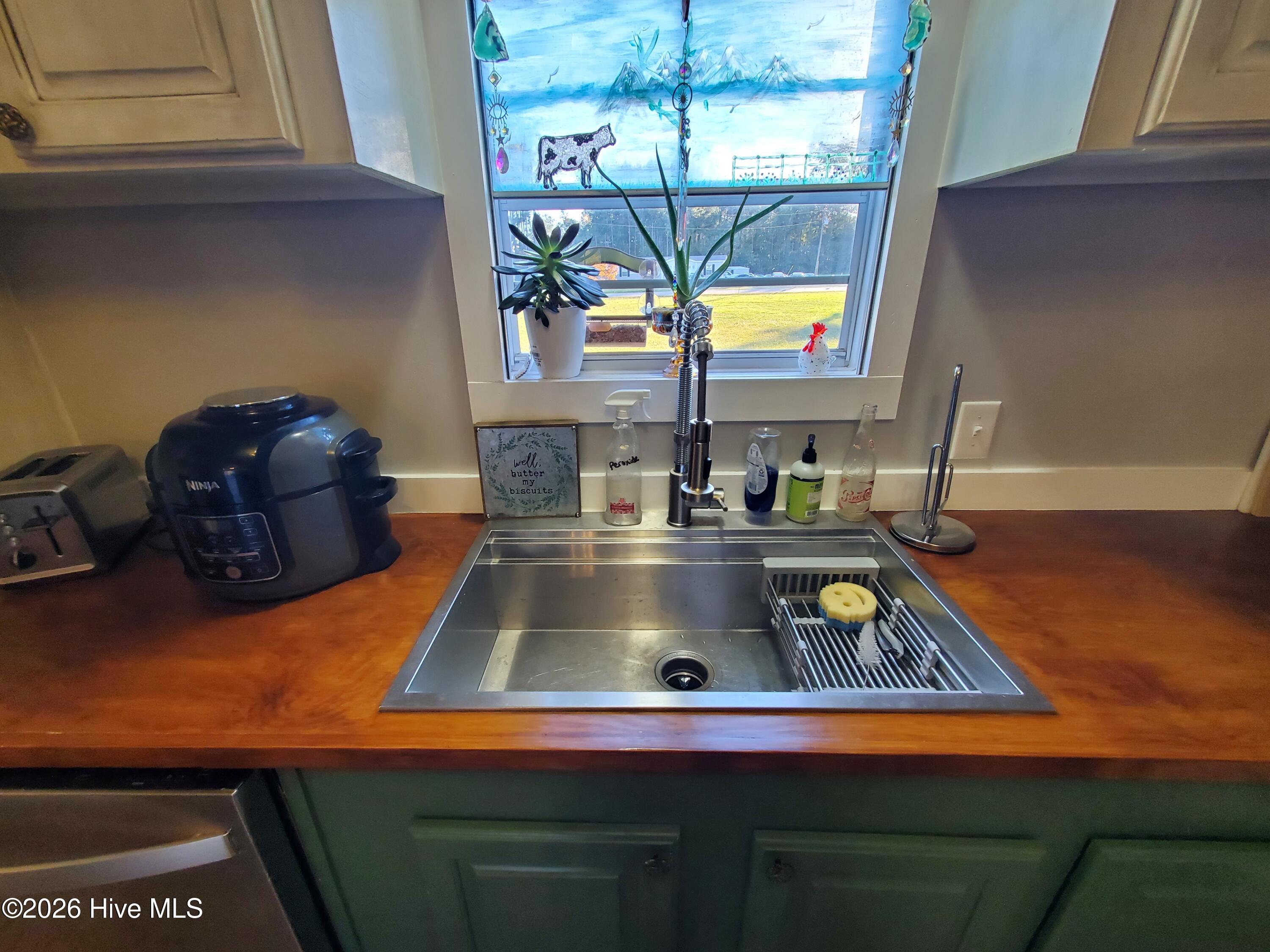 100550417 | Photo 11