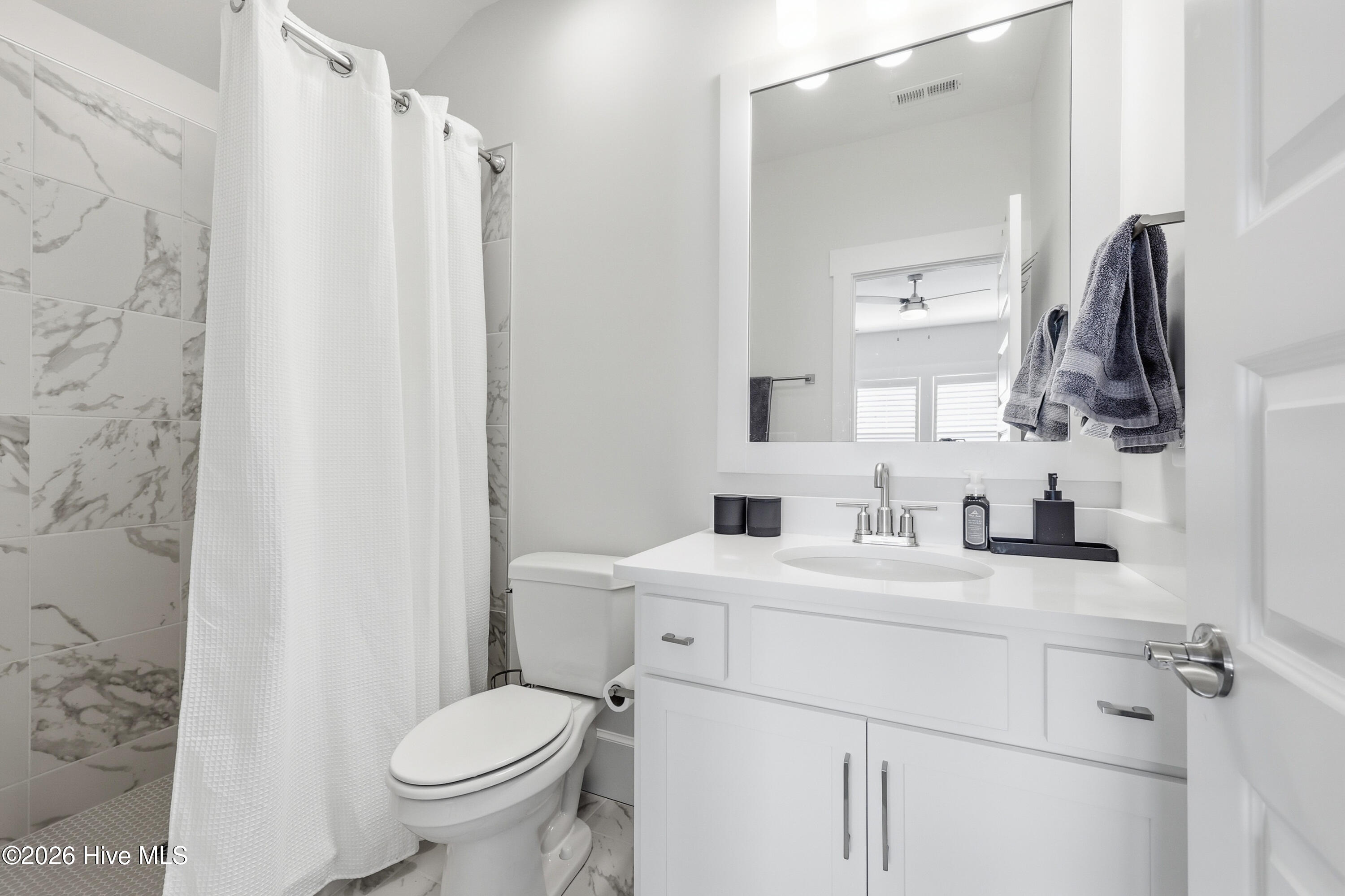 100564440 | Photo 27