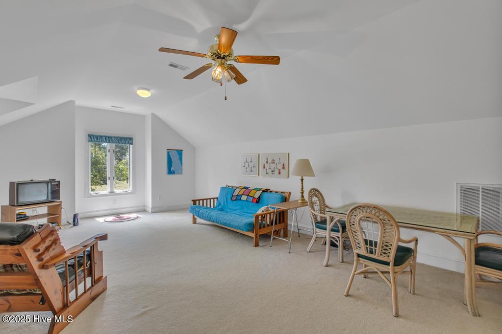 100530645 | Photo 33