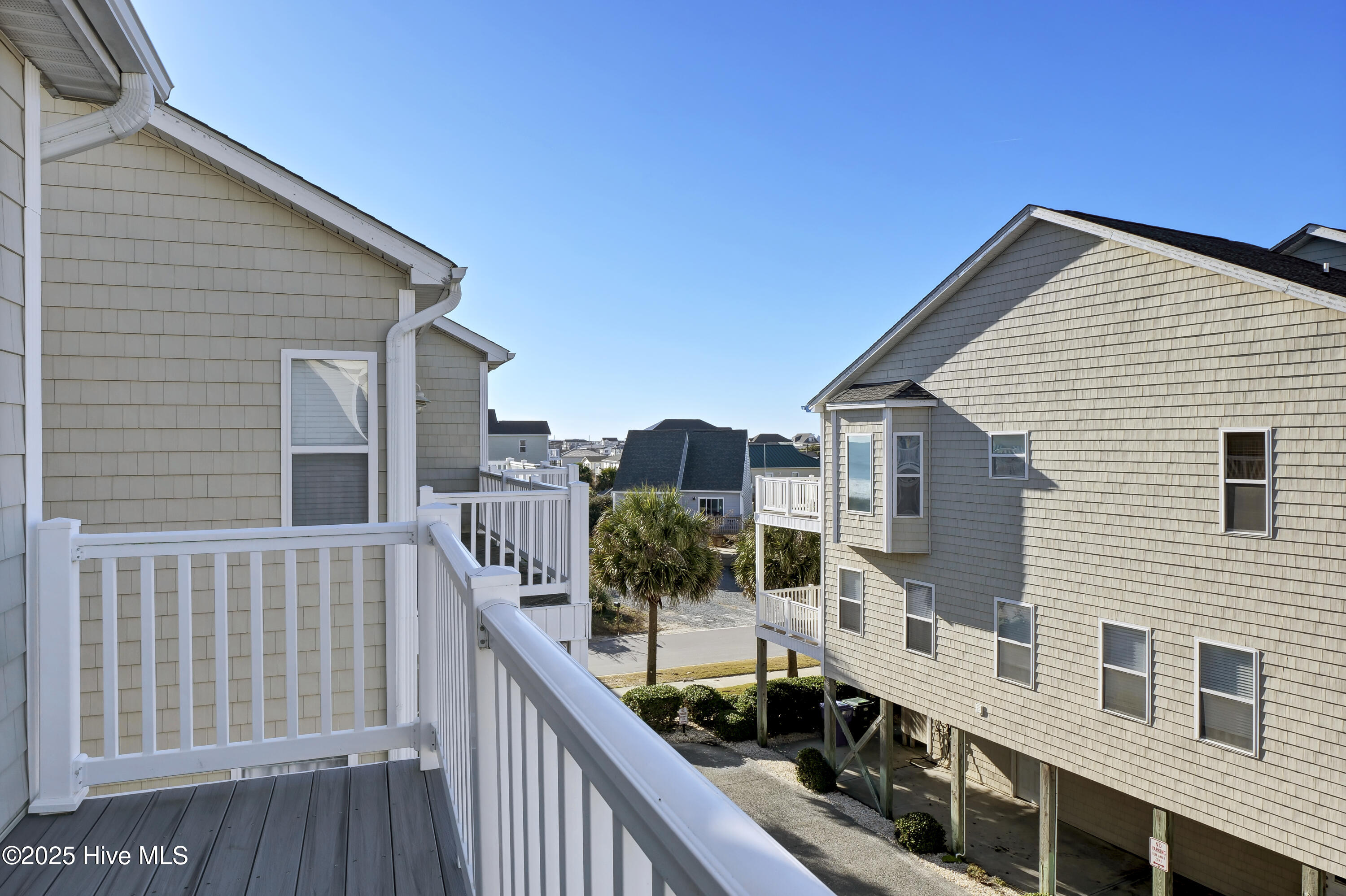 100535272 | Photo 40