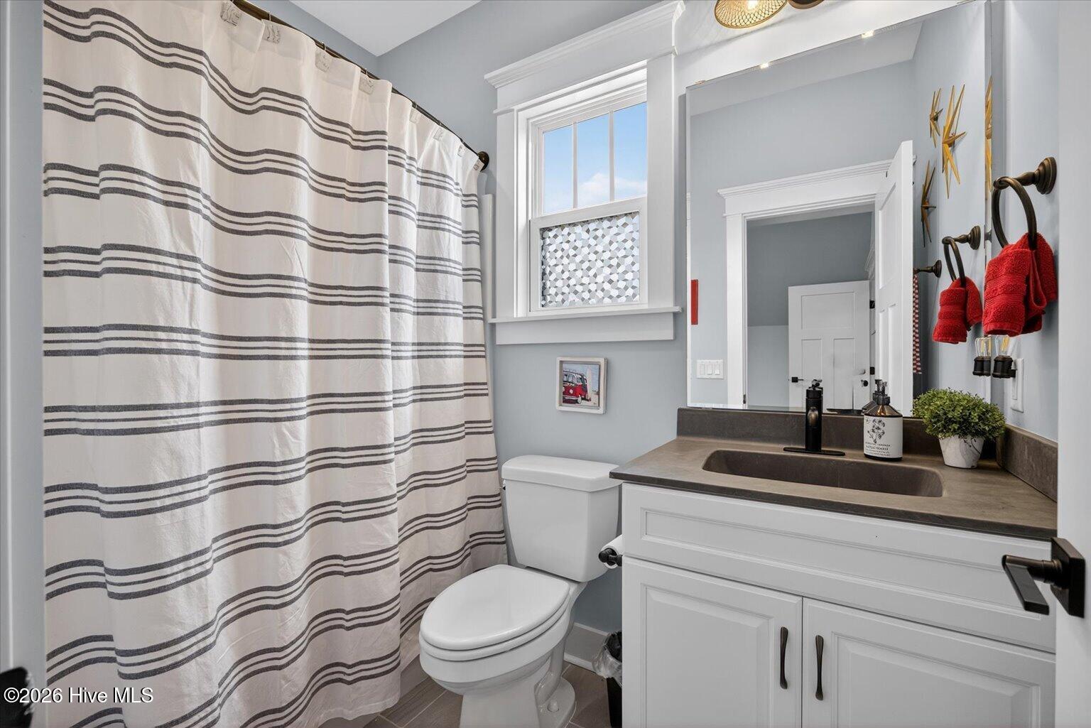 100566266 | Photo 52