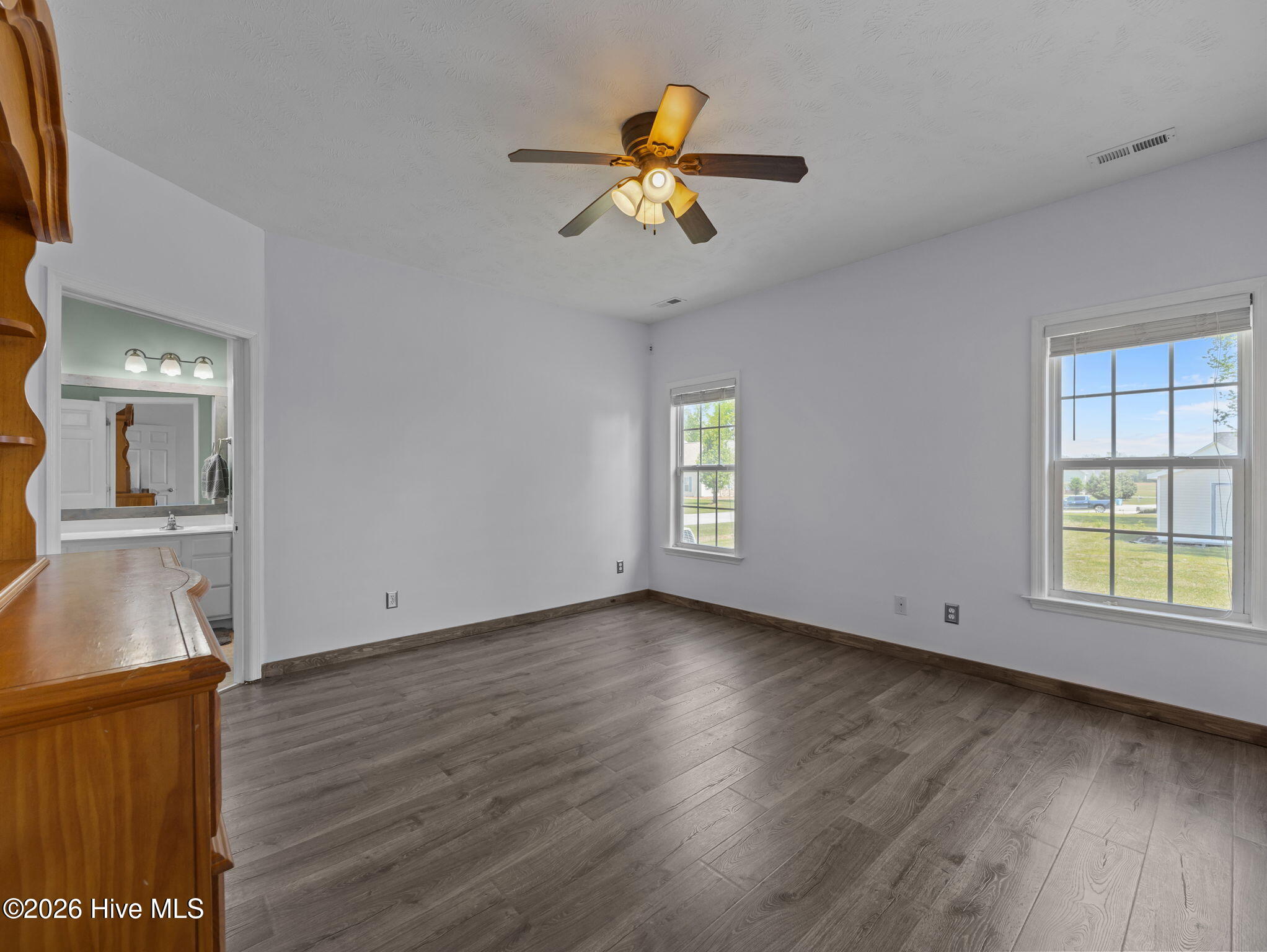 100567652 | Photo 19