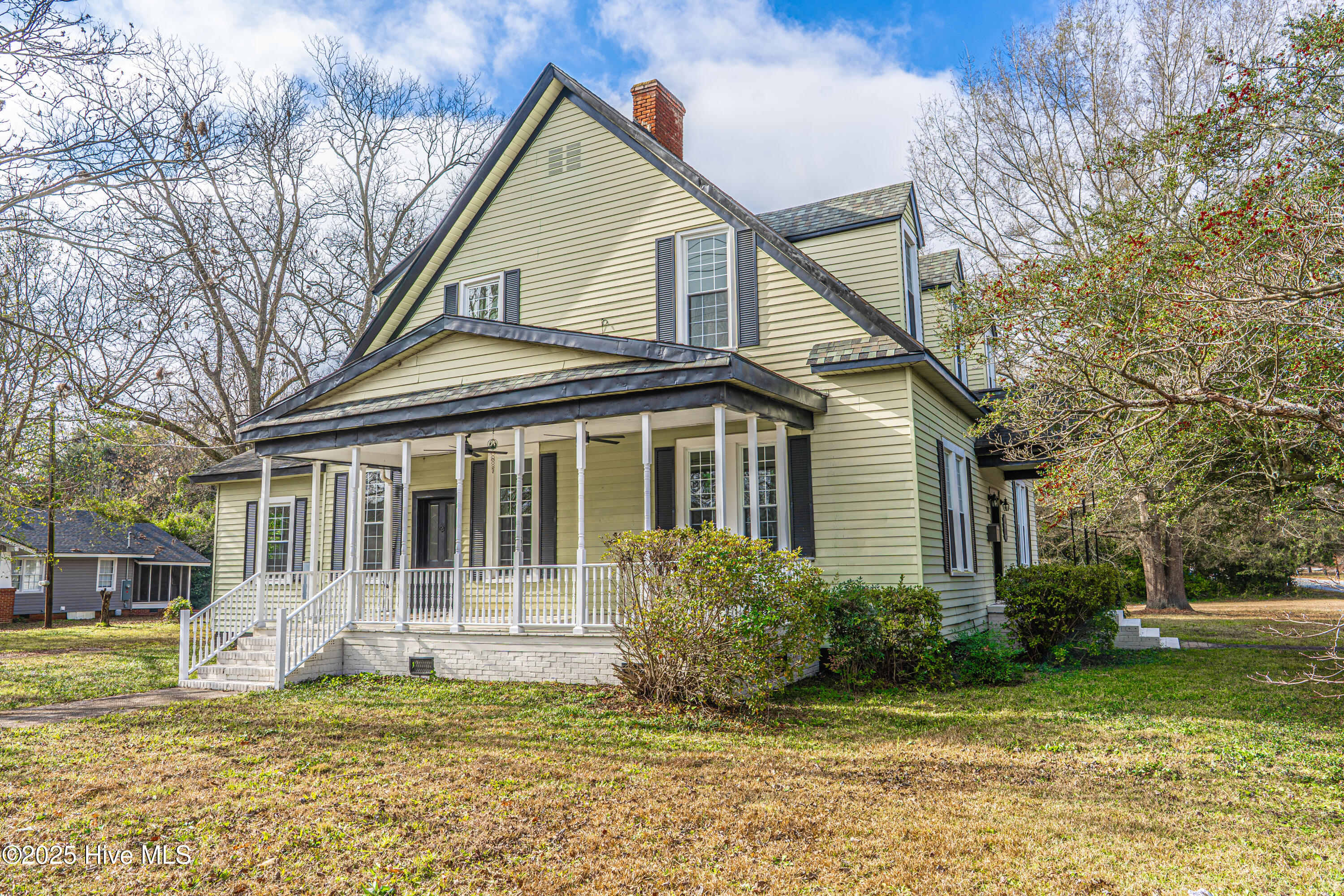 Homes for sale in Maxton, NC | 301 W Central St, Maxton, NC 28364 | MLS# 100543892