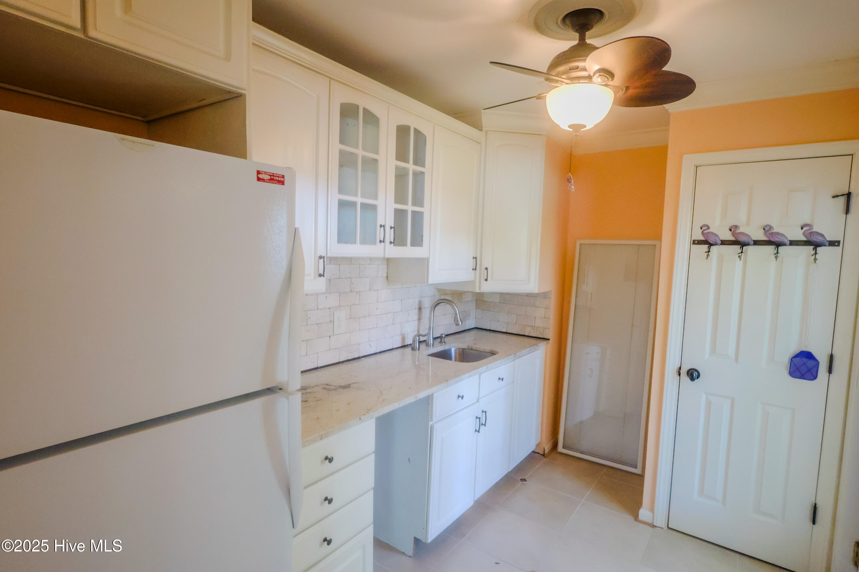 100504444 | Photo 21