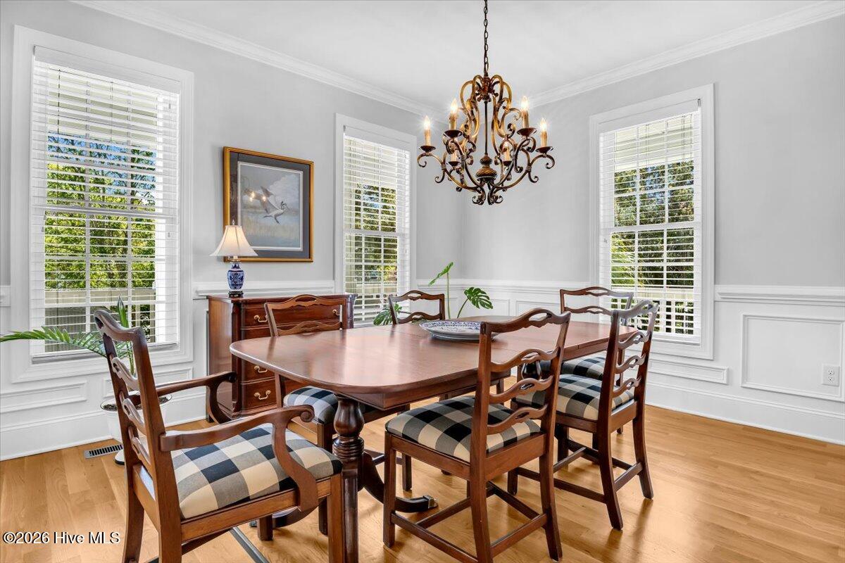 100565920 | Photo 11