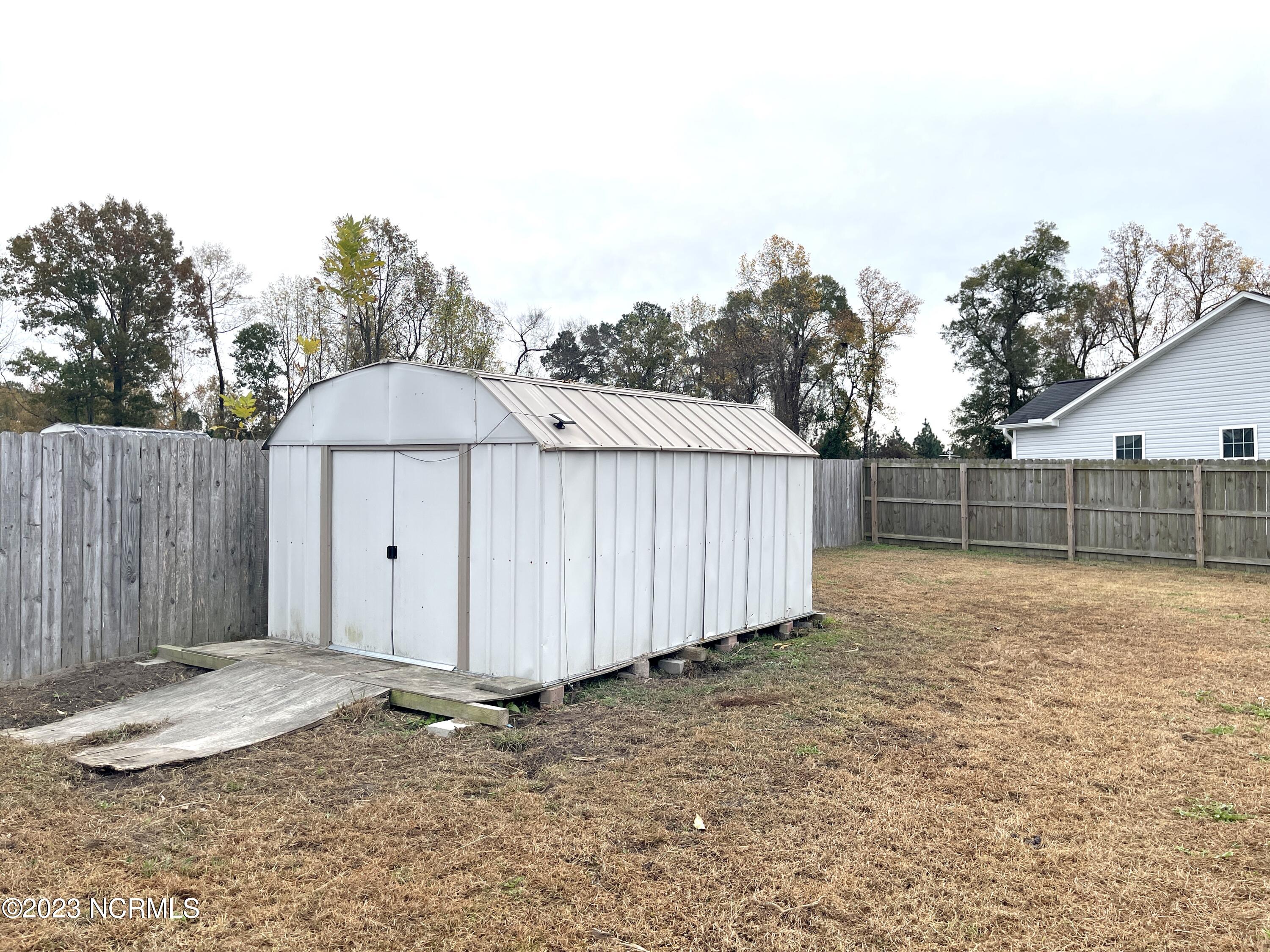 100549423 | Photo 21