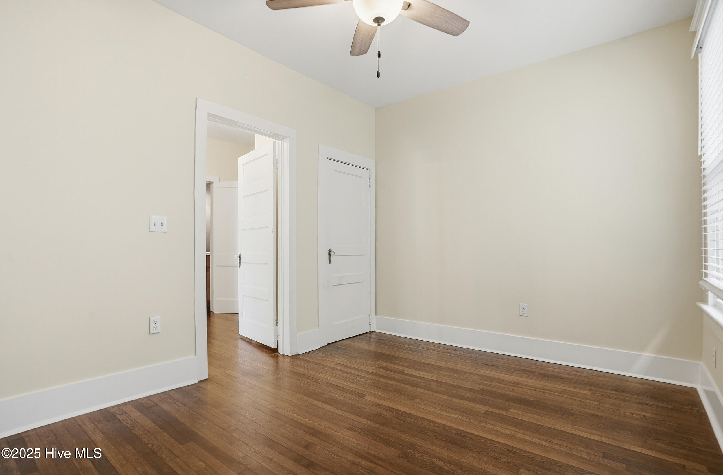 100542379 | Photo 25