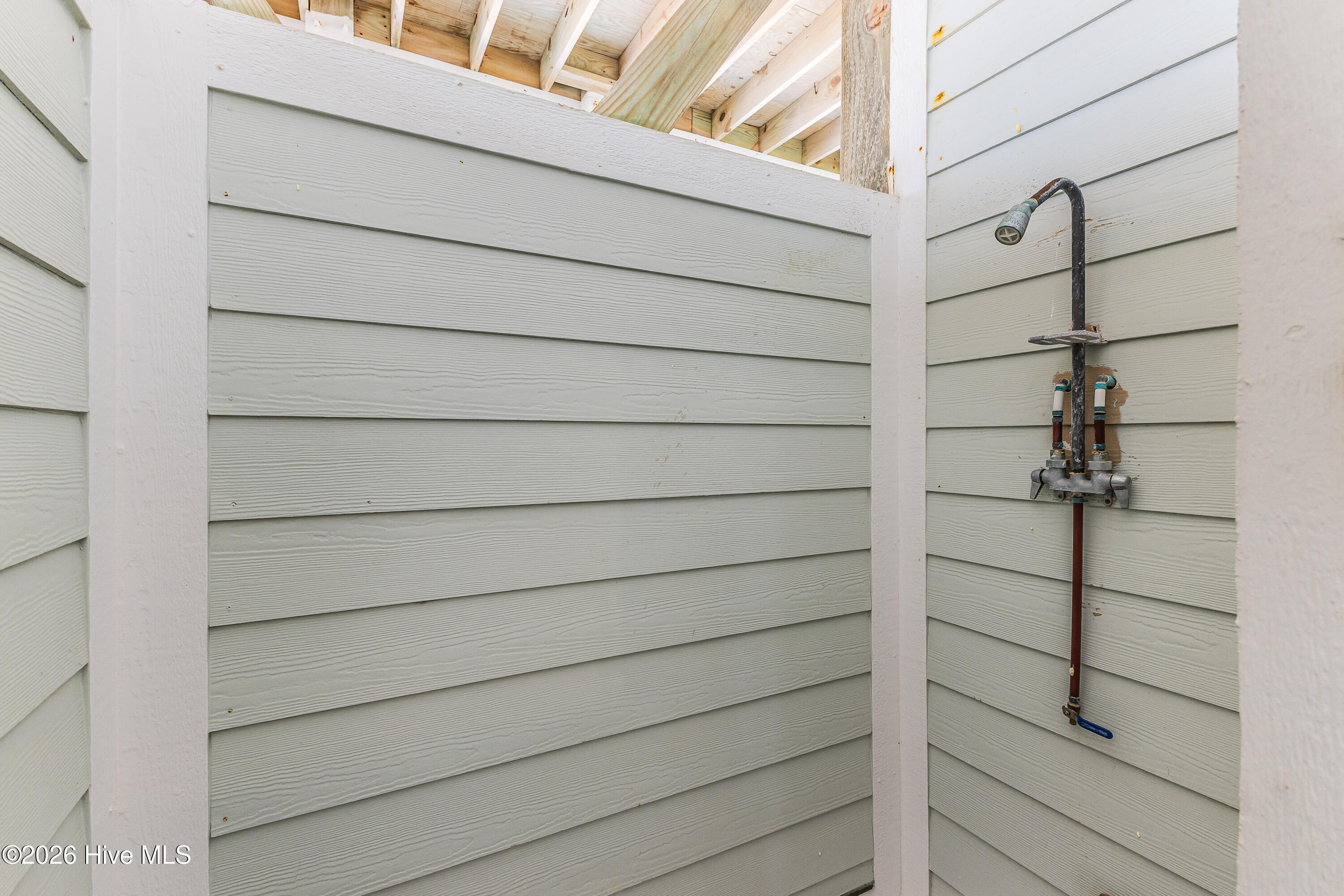 100567897 | Photo 69