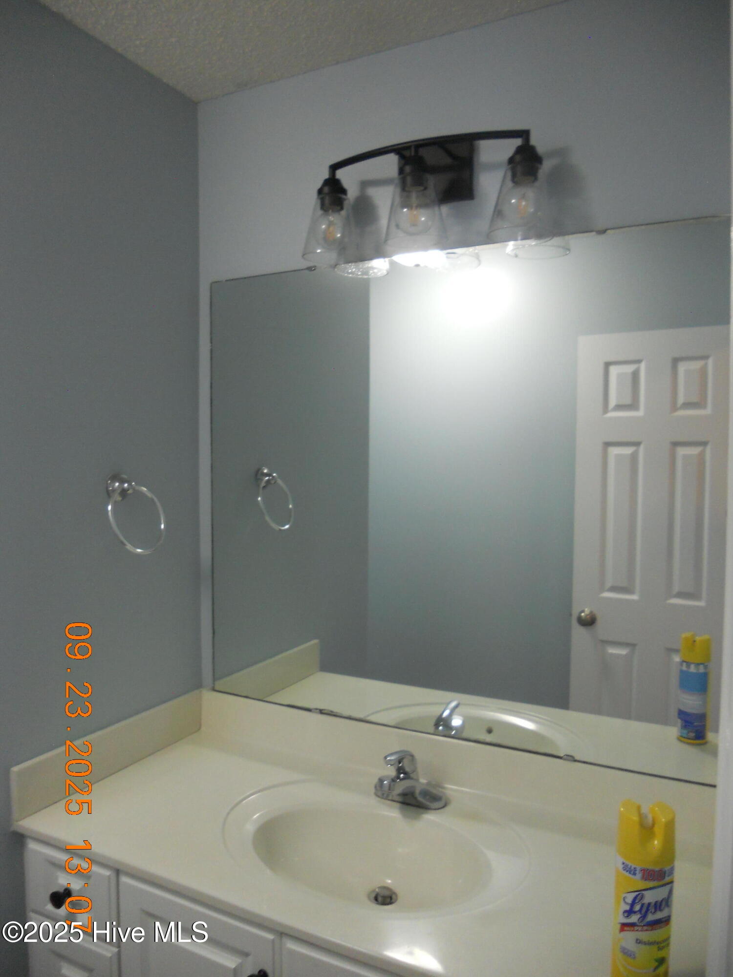 100532351 | Photo 21