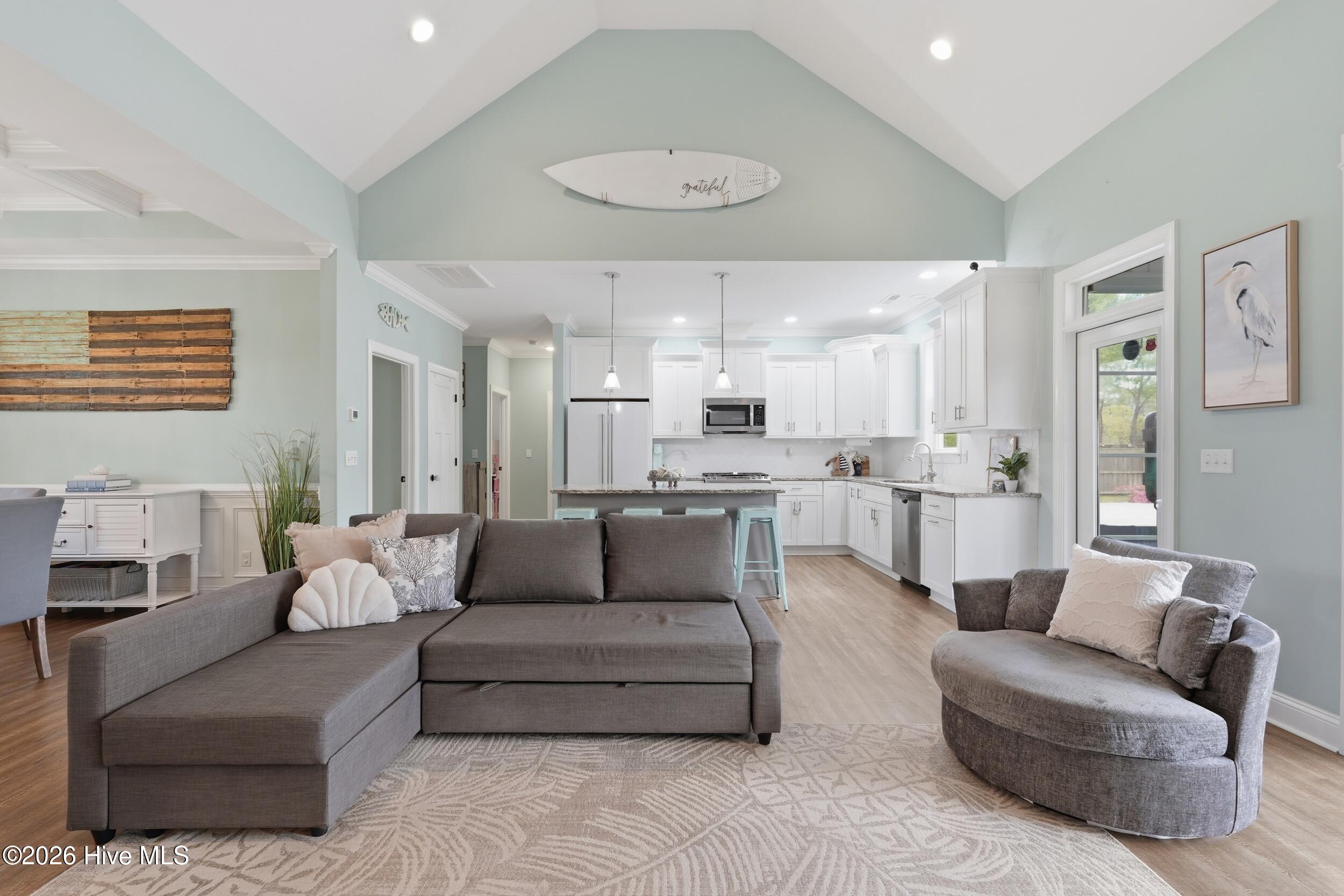 100565388 | Photo 13