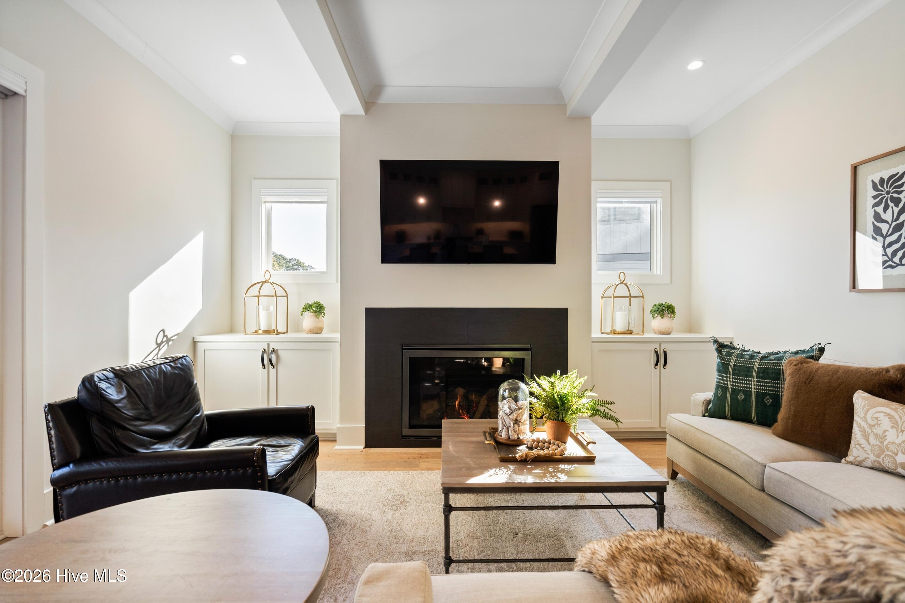 100546830 | Photo 29