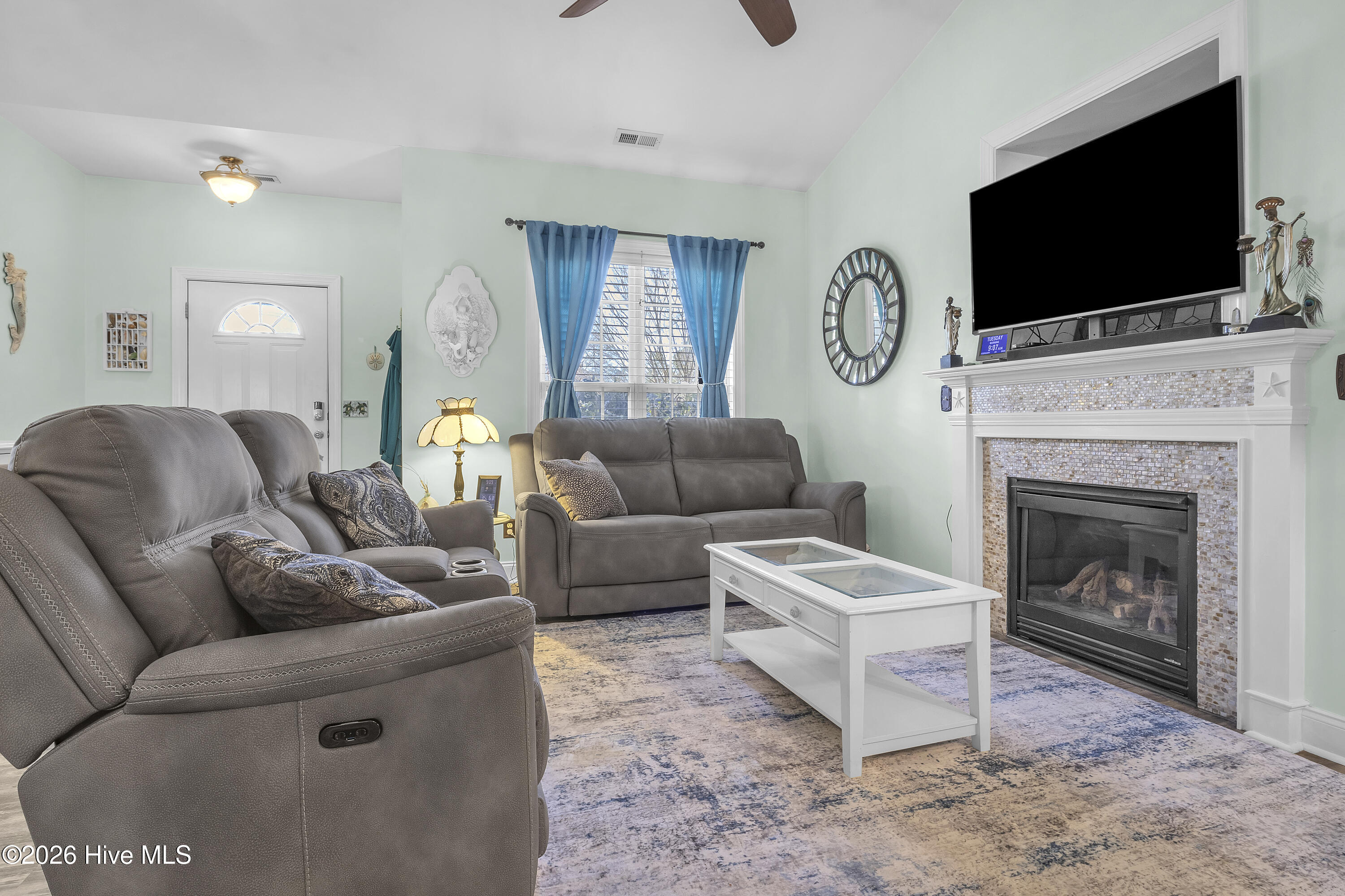 100561283 | Photo 10