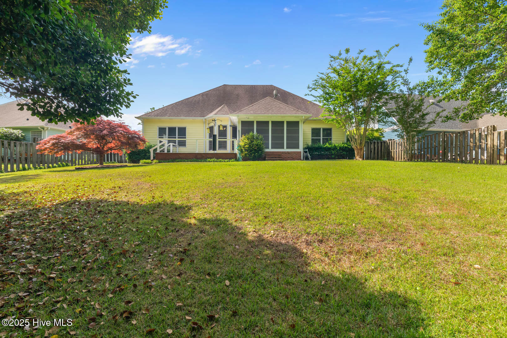 100544064 | Photo 46