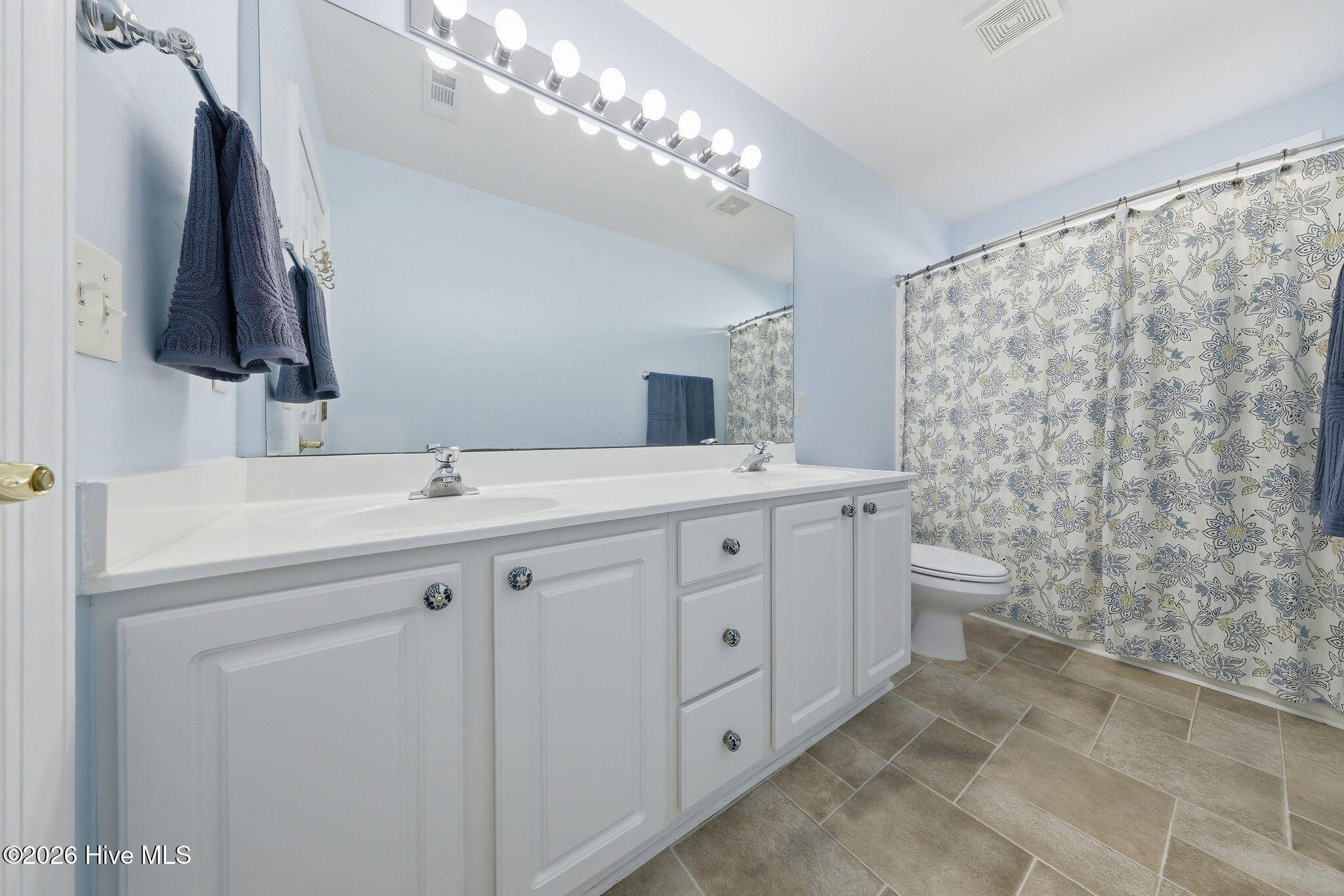 100559999 | Photo 32