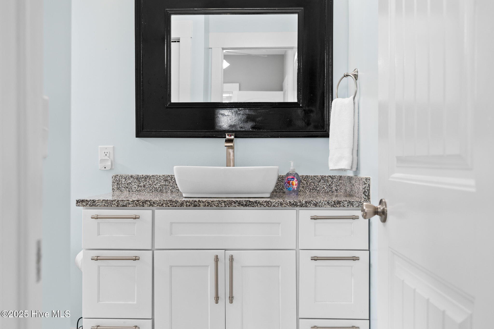 100528214 | Photo 27