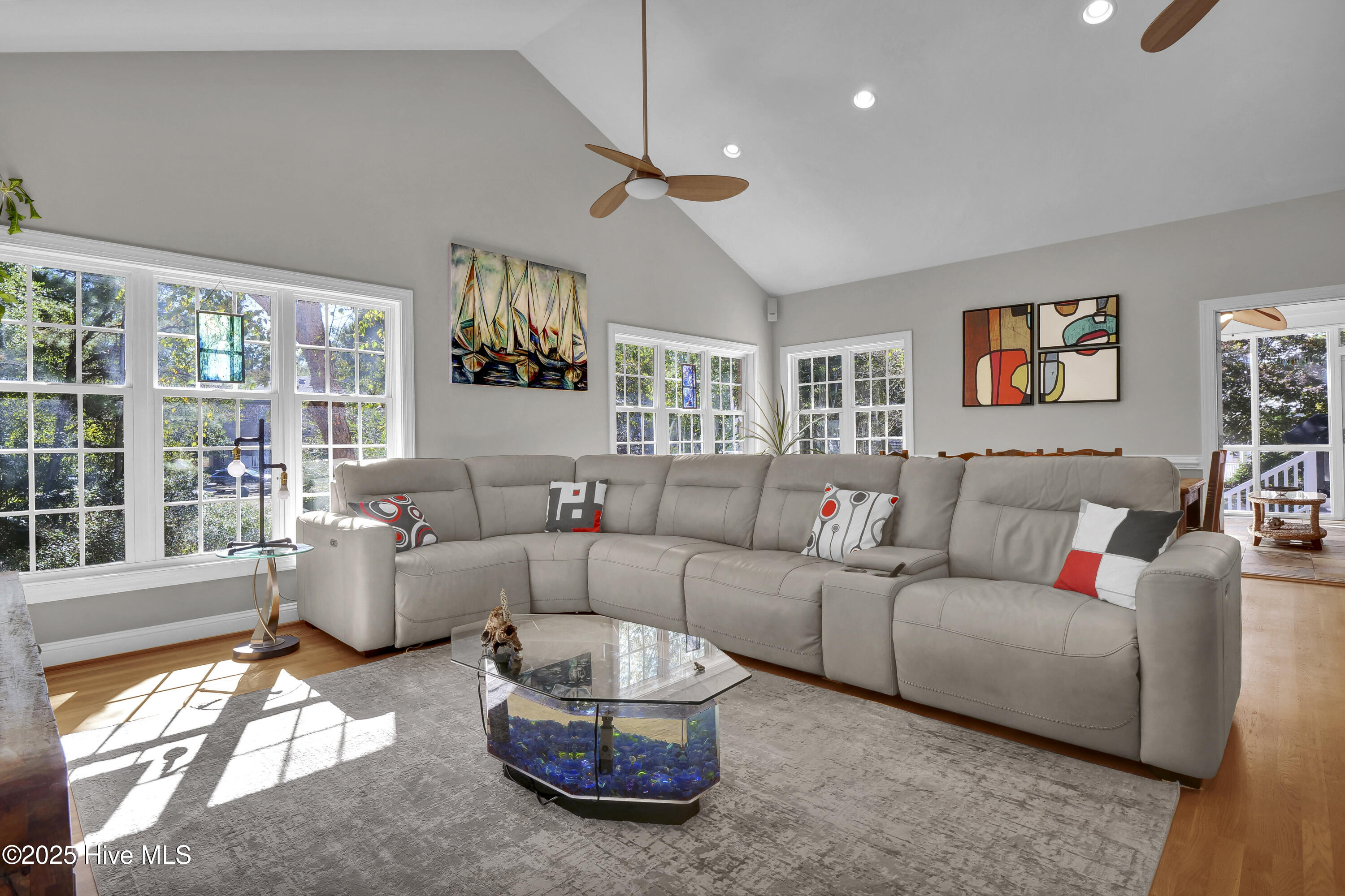 100539062 | Photo 24