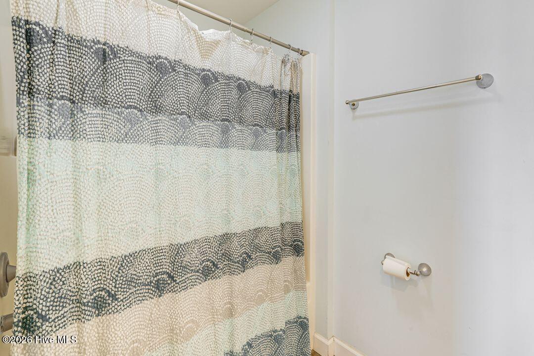 100586529 | Photo 21