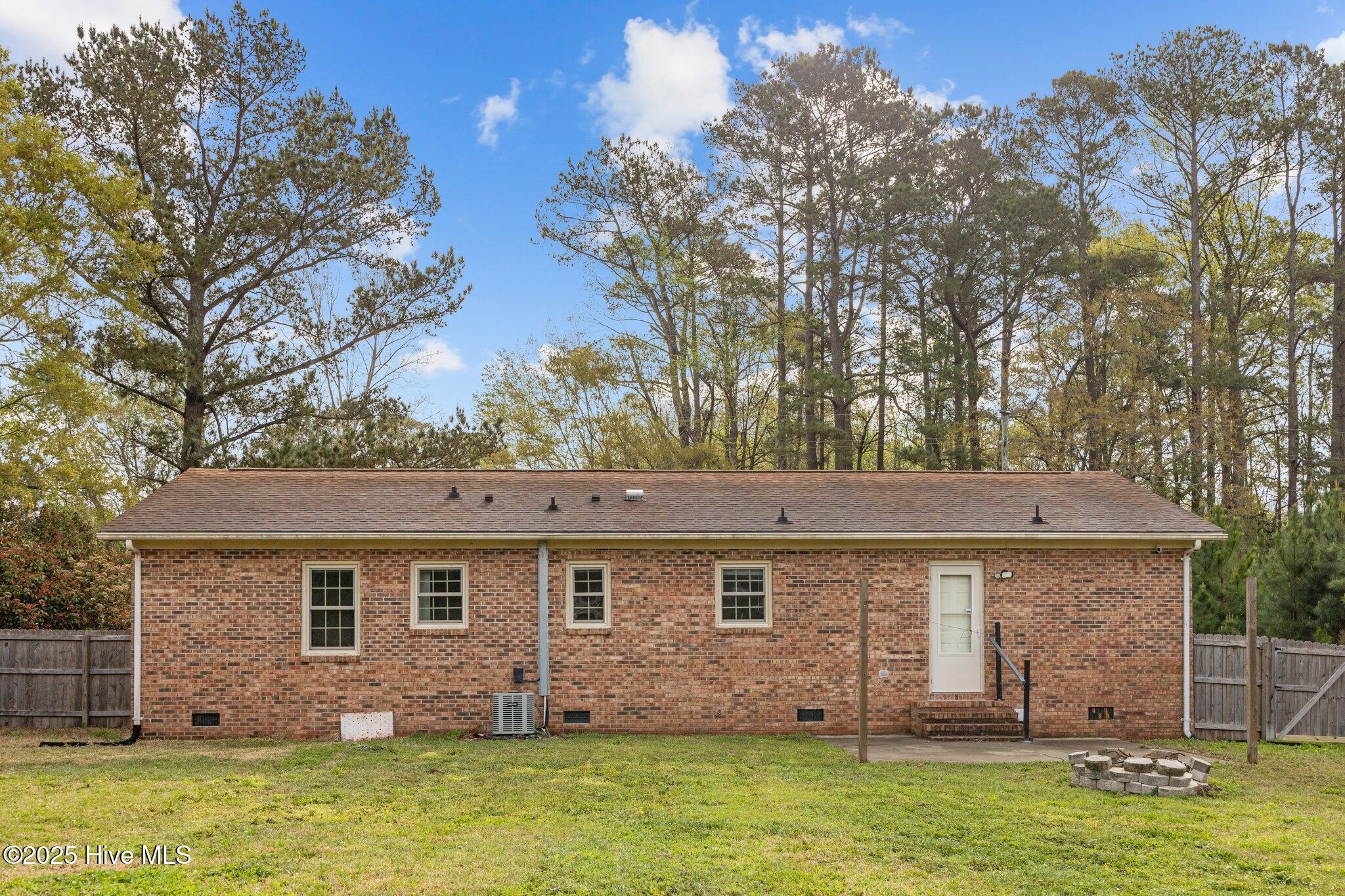 250 Ernest Gurganus Road, Jacksonville, NC 28540 – photo 11: 16-web-or-mls-IMG_2134