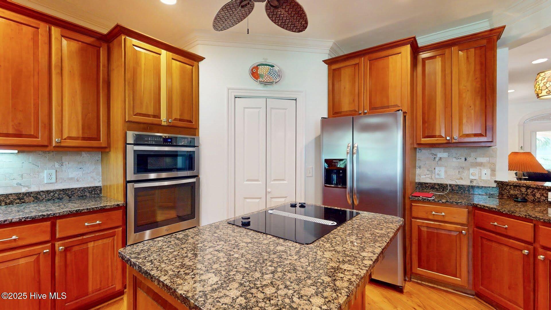 100528011 | Photo 19