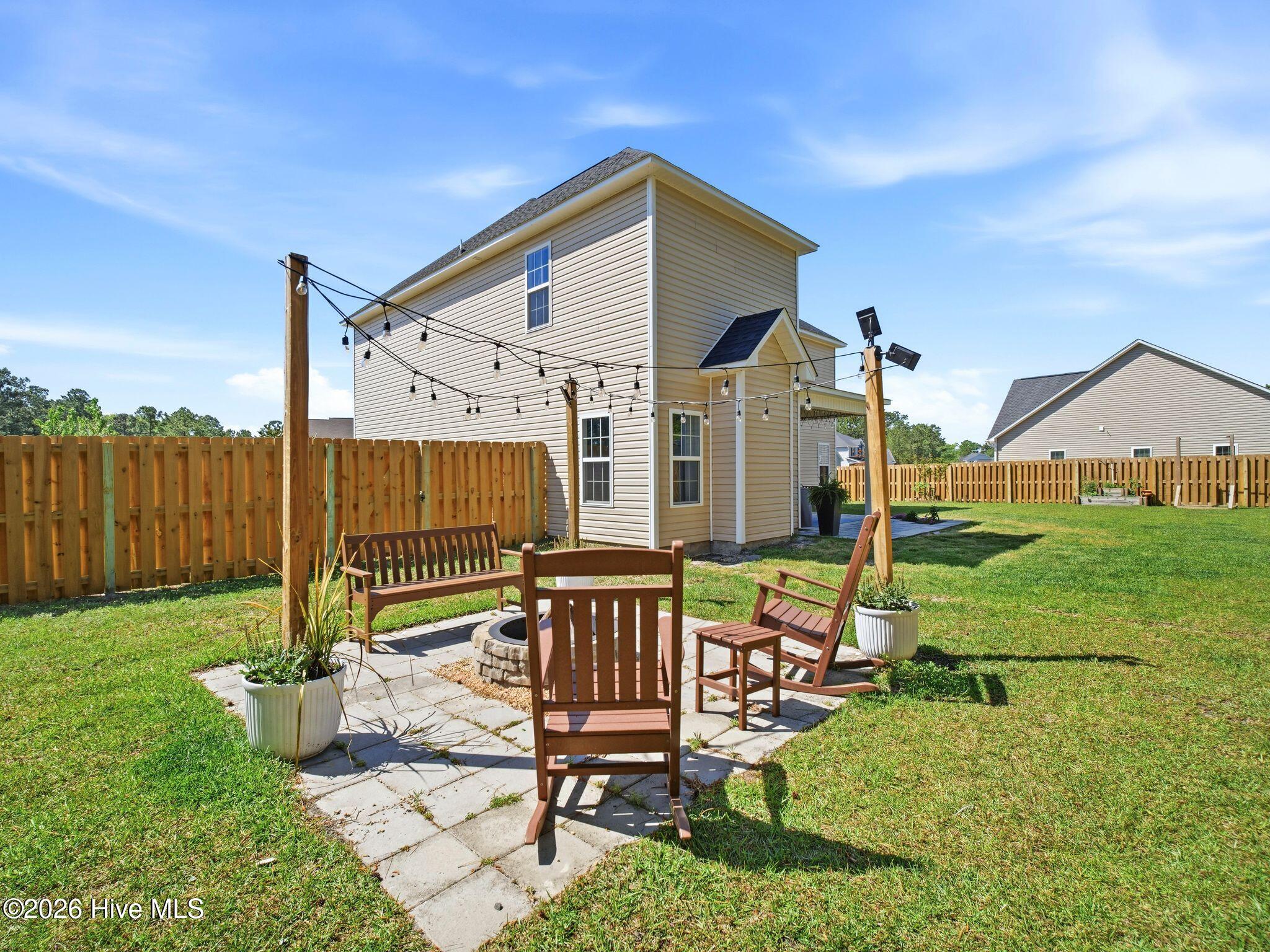 100569153 | Photo 49