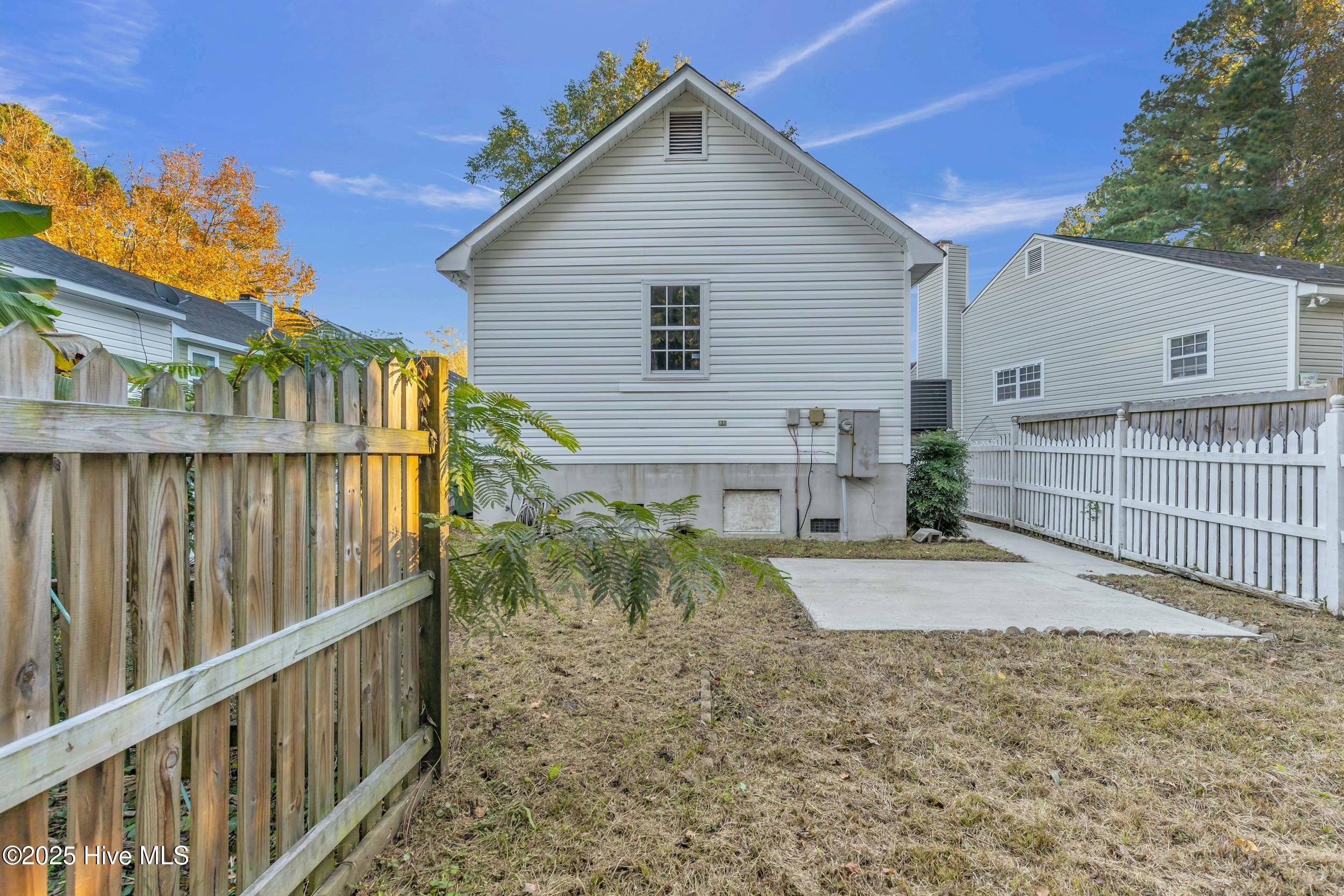 100540168 | Photo 27