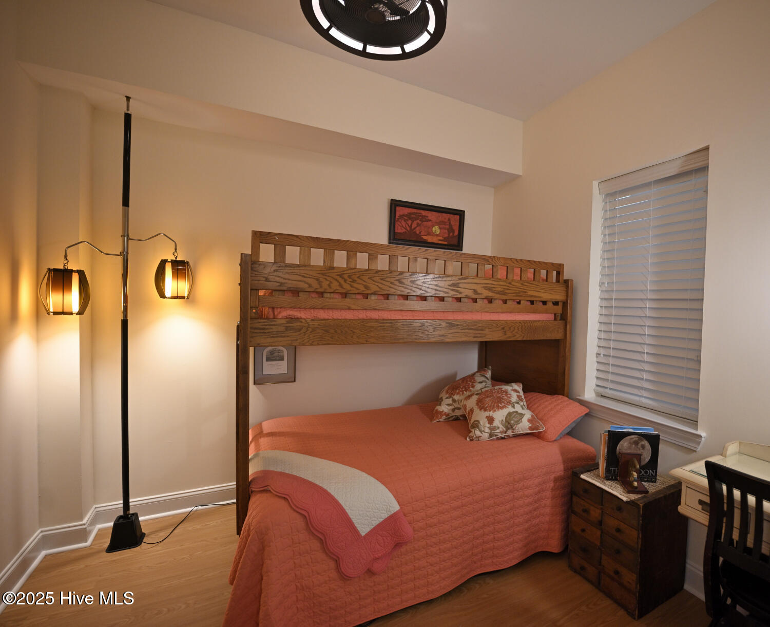 100503609 | Photo 18