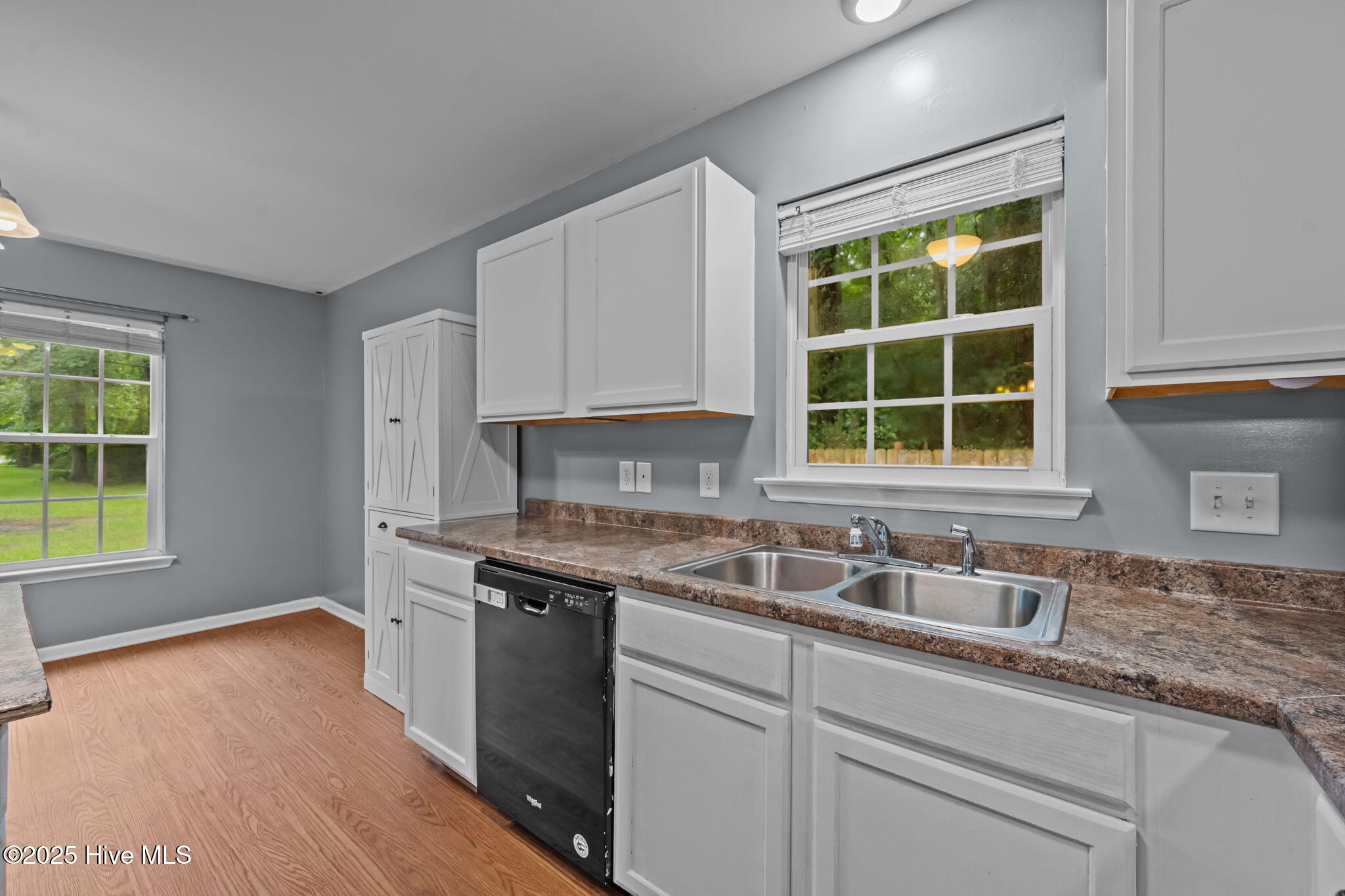 100560196 | Photo 13