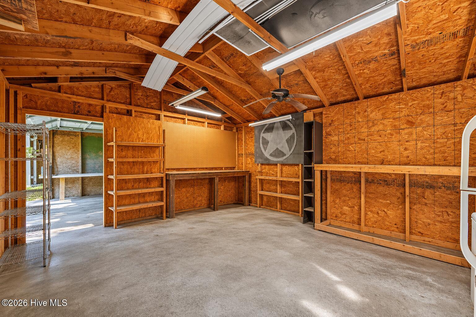 100567954 | Photo 33