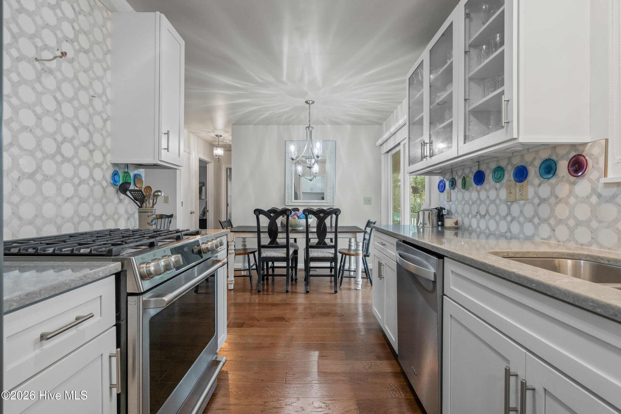 100559357 | Photo 14