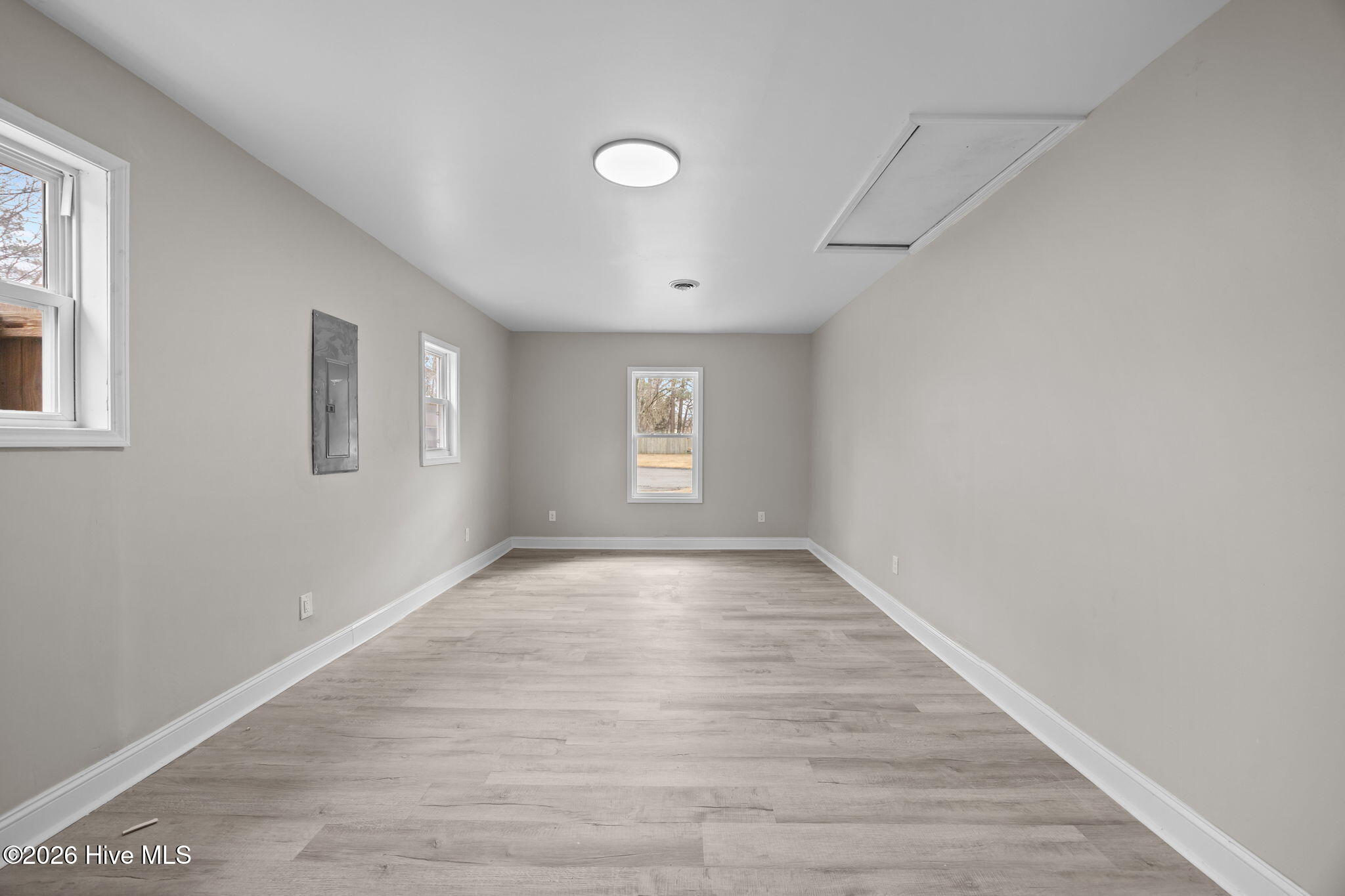 100552306 | Photo 17