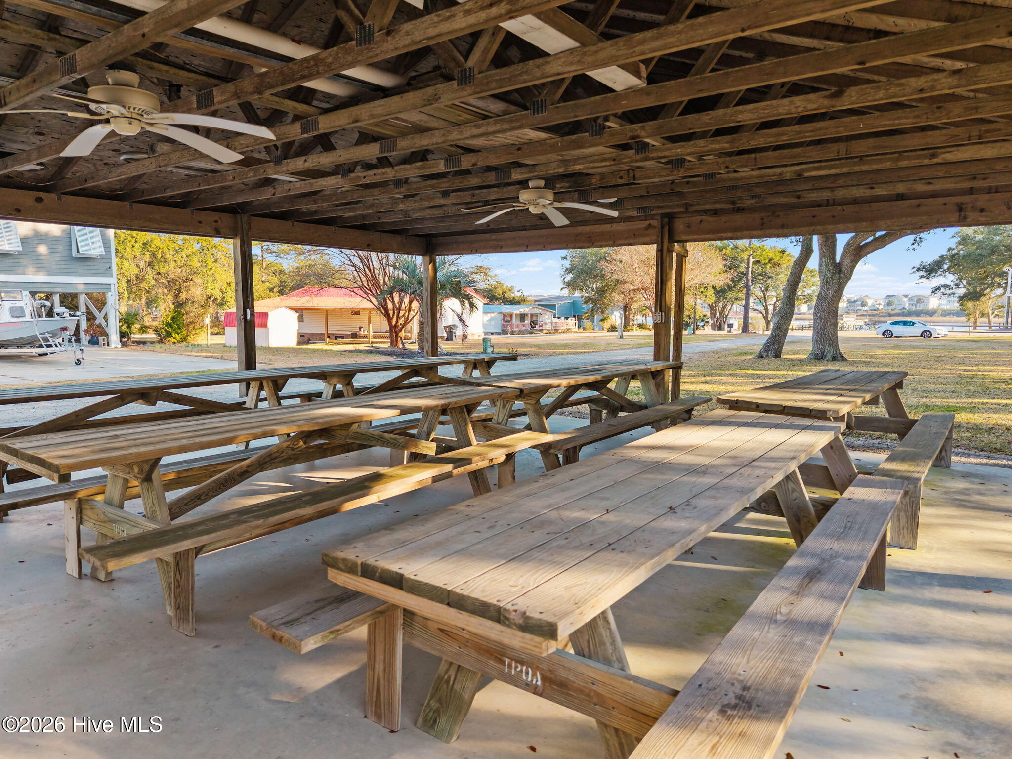 100567854 | Photo 33