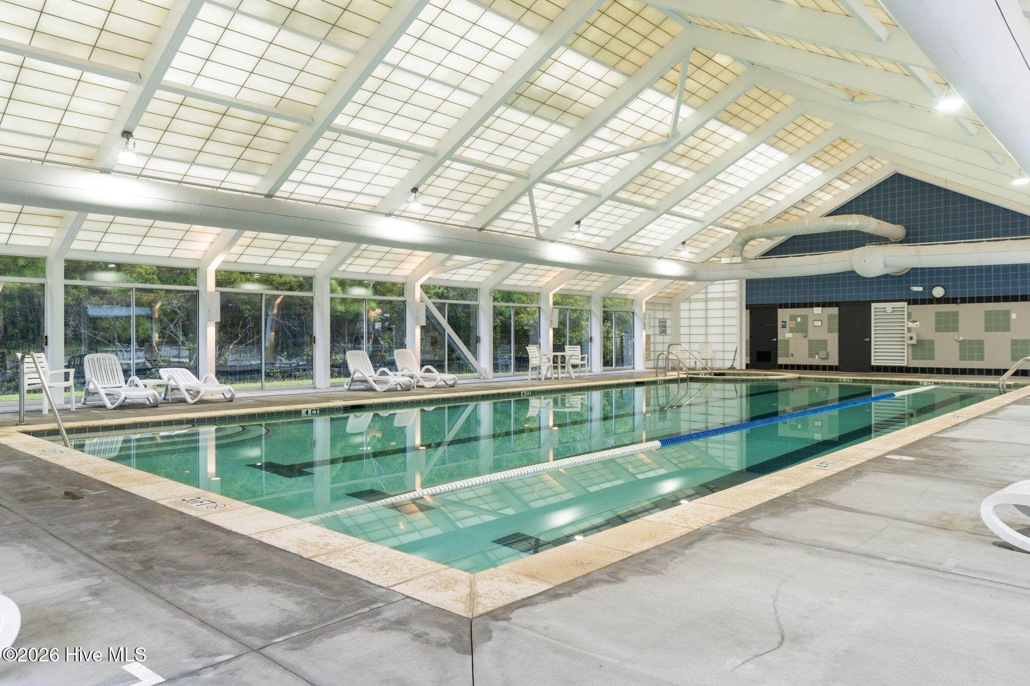 100563252 | Photo 57