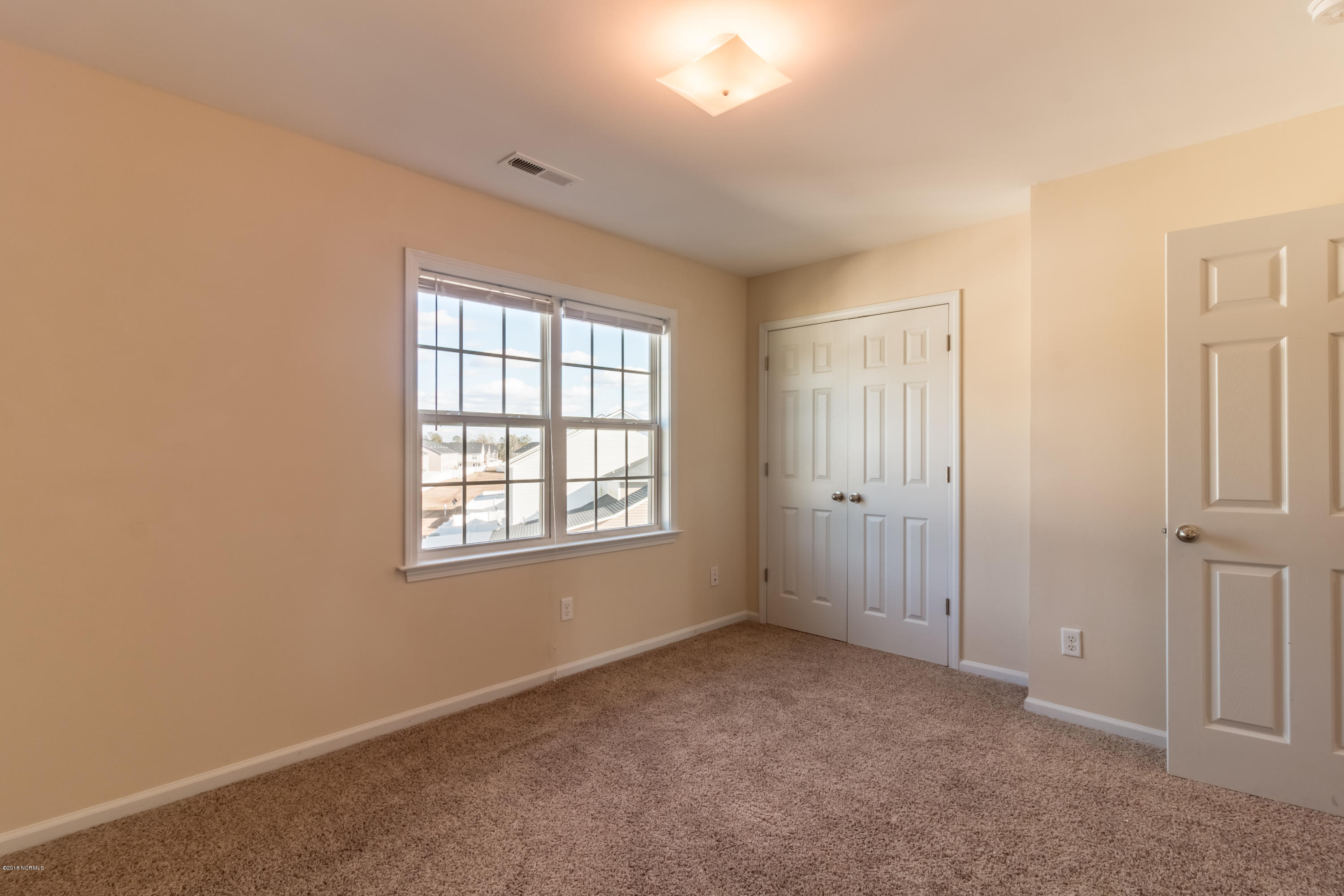 100532660 | Photo 12