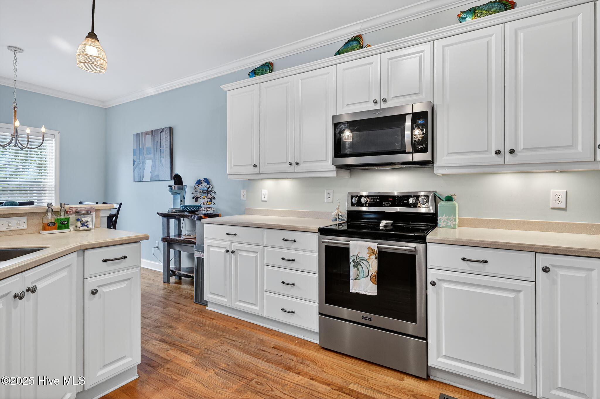 100527210 | Photo 11