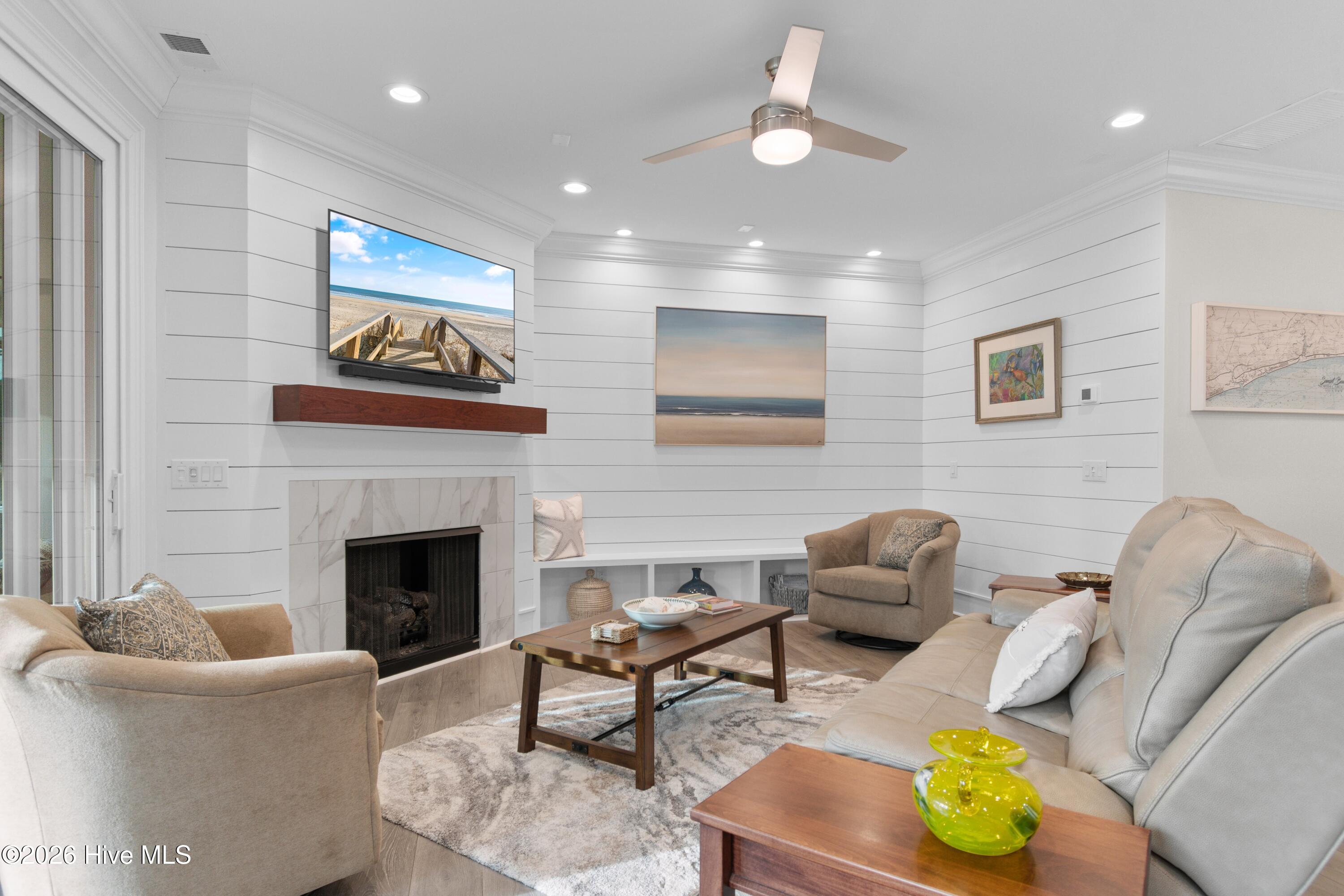 100555426 | Photo 11